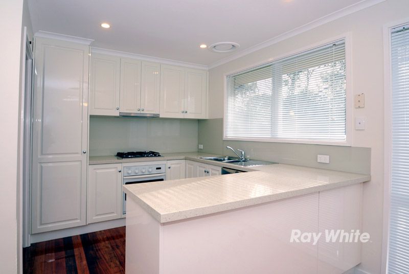 33 Lumeah Crescent, Ferntree Gully, VIC 3156