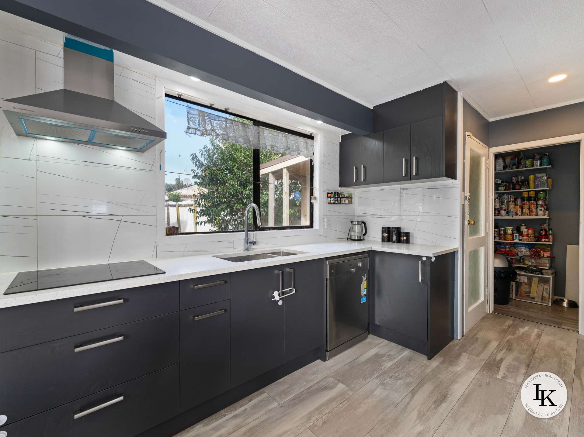 151 Boundary Road photo 7
