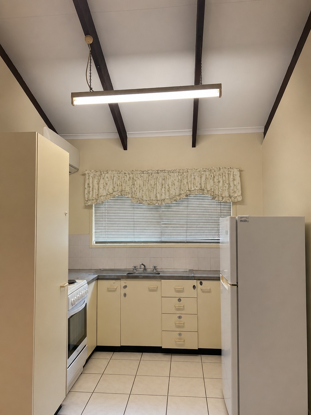 1/252 Redbank Plains Road, Bellbird Park, QLD 4300