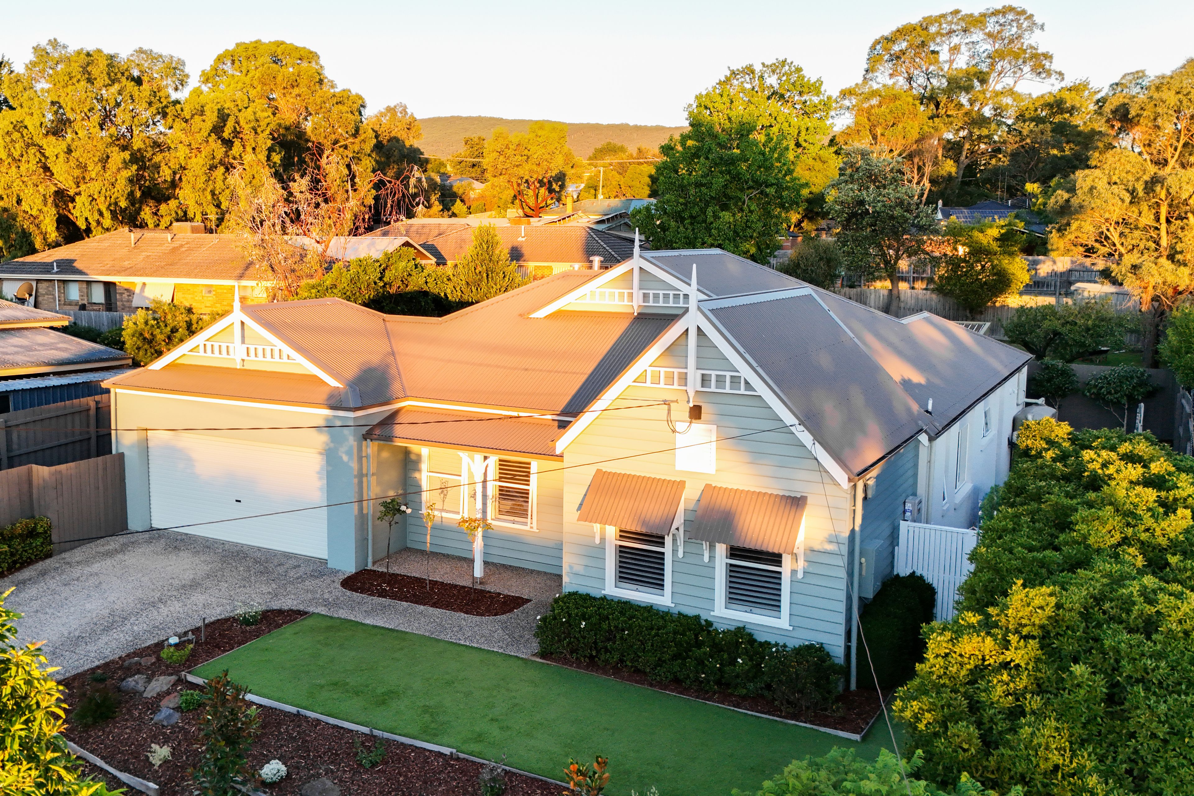 14 Mossfield Avenue, Ferntree Gully, VIC 3156