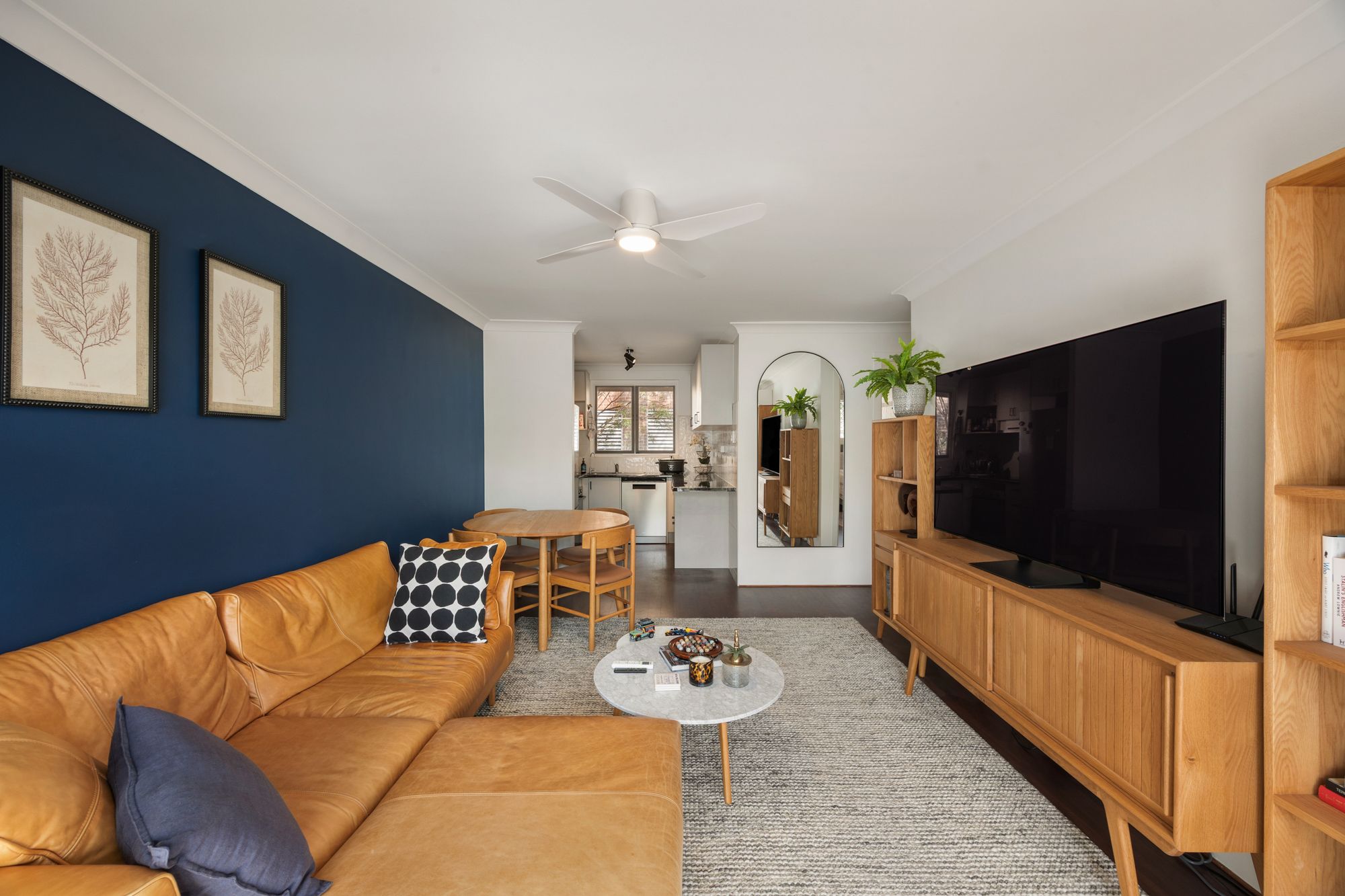 4/10 Vincent Street — photo from Ray White Indooroopilly