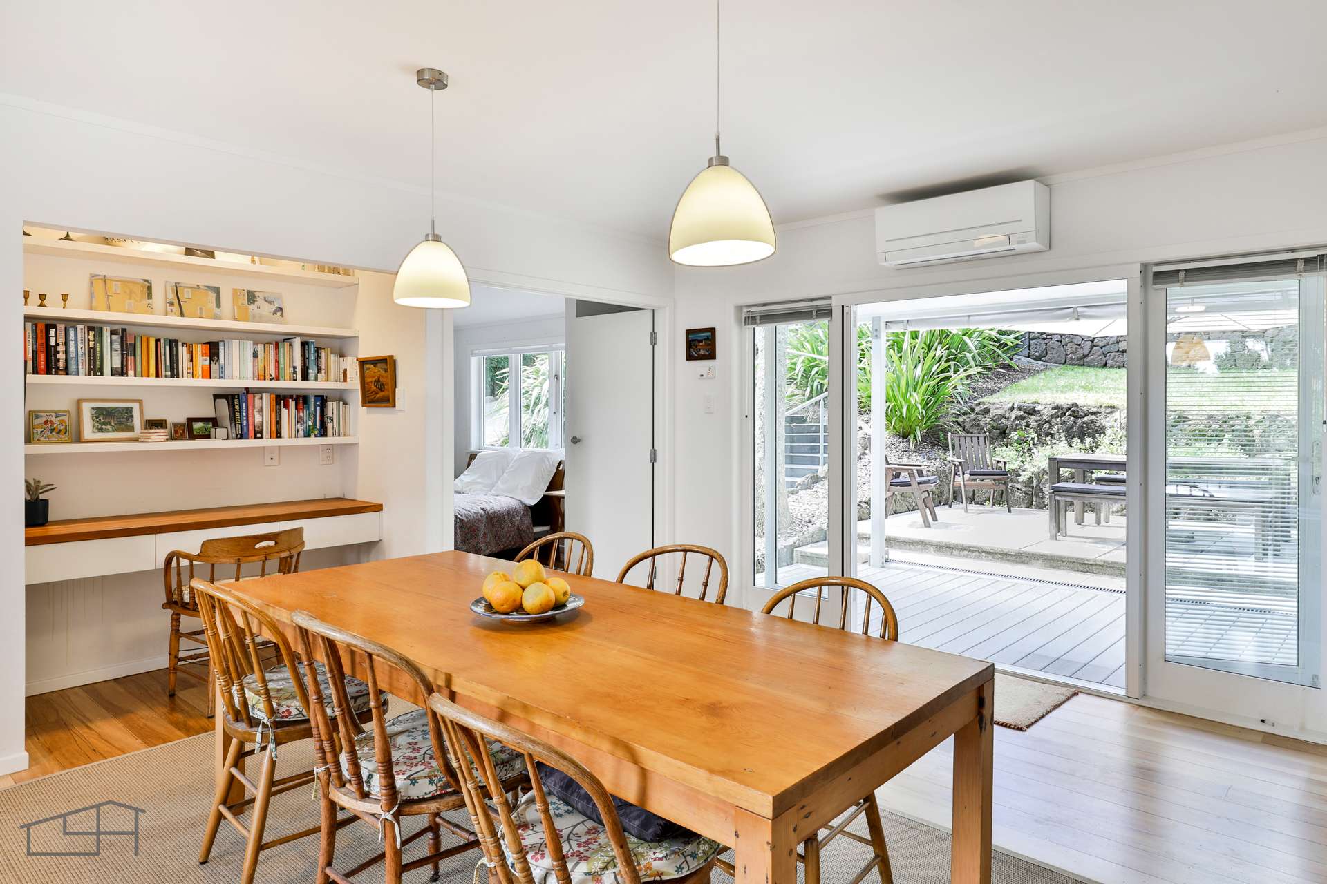 575 South Titirangi Road photo 4