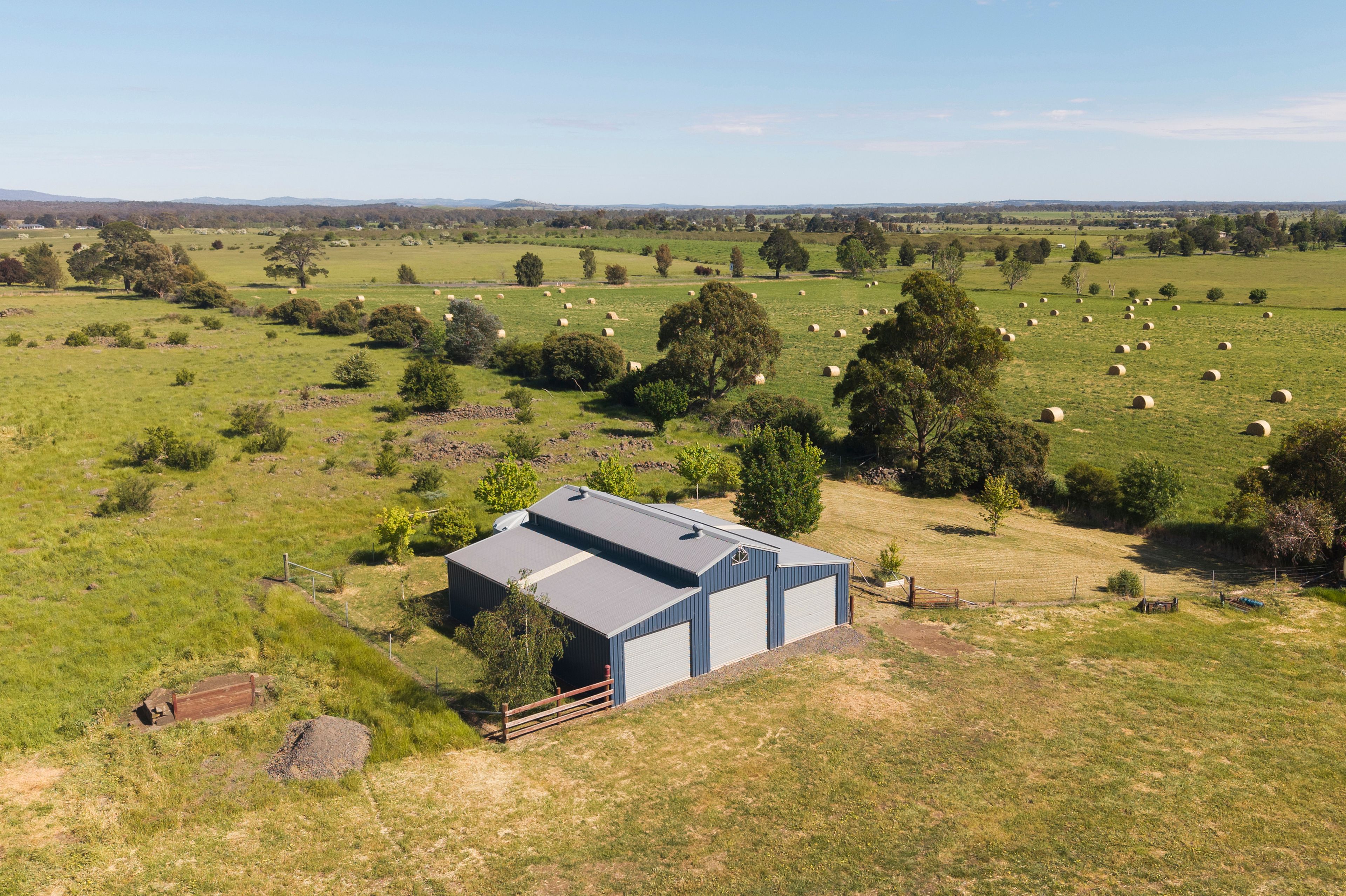 2482 Kyneton-Redesdale Road — photo 4 of 20