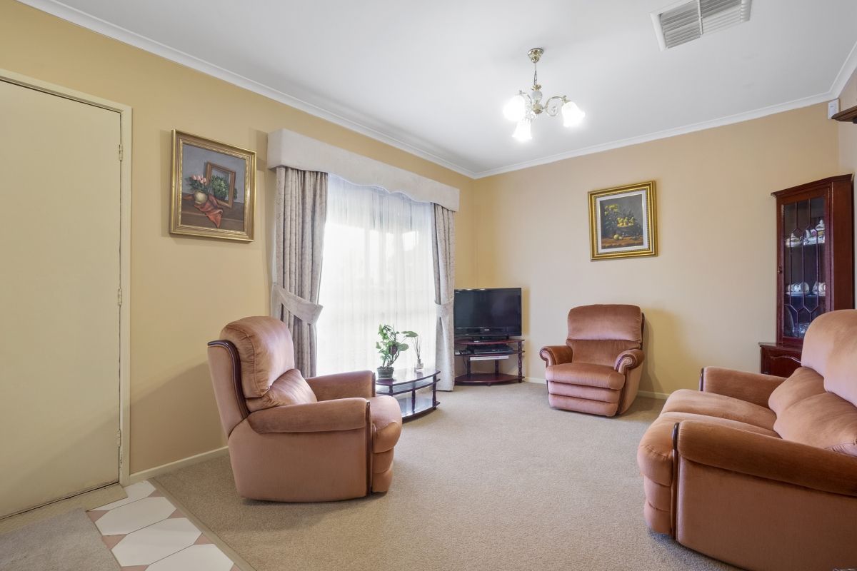 33 Argyle Crescent, Werribee, VIC 3030