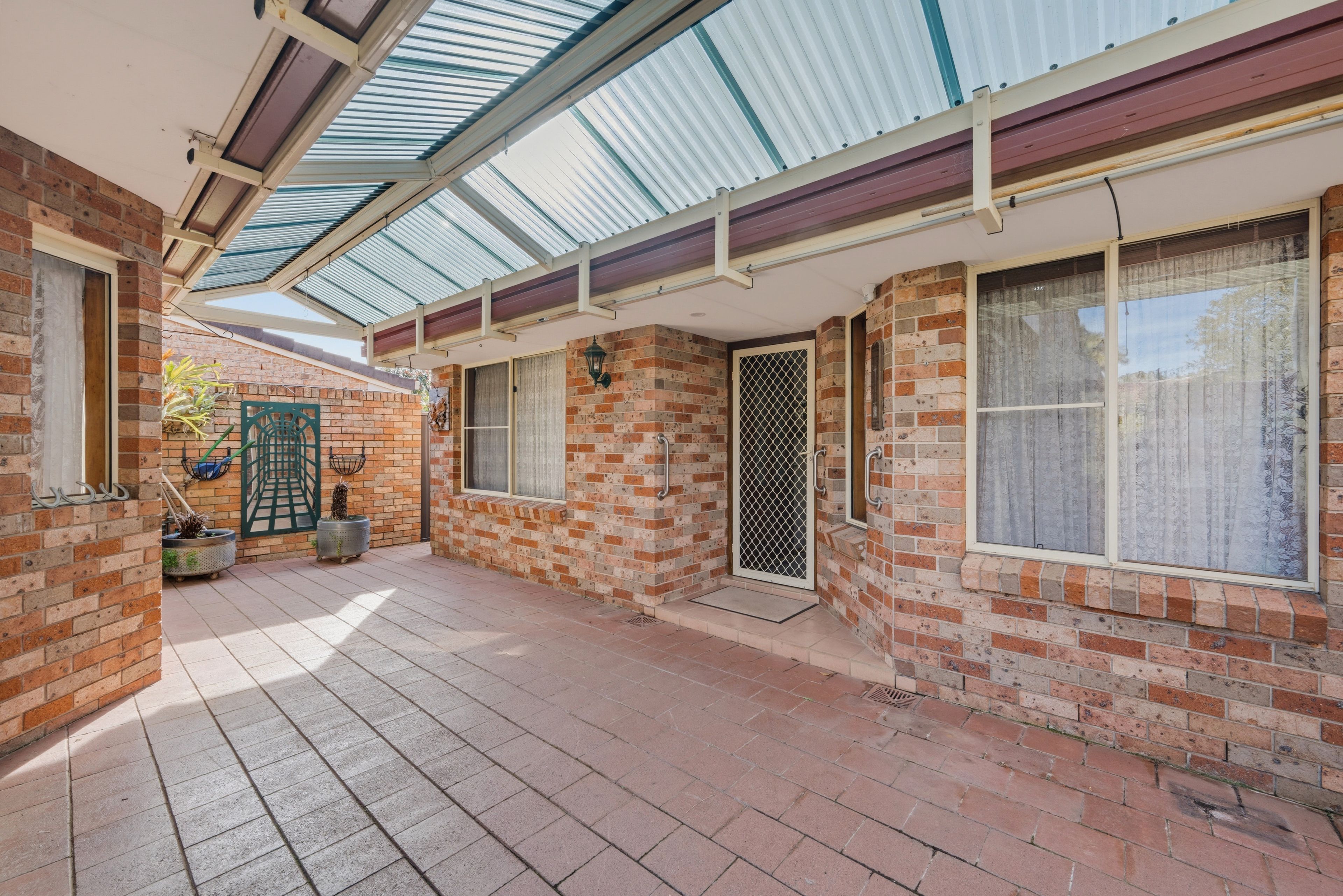 28 Merrymen Way — photo 3 of 17