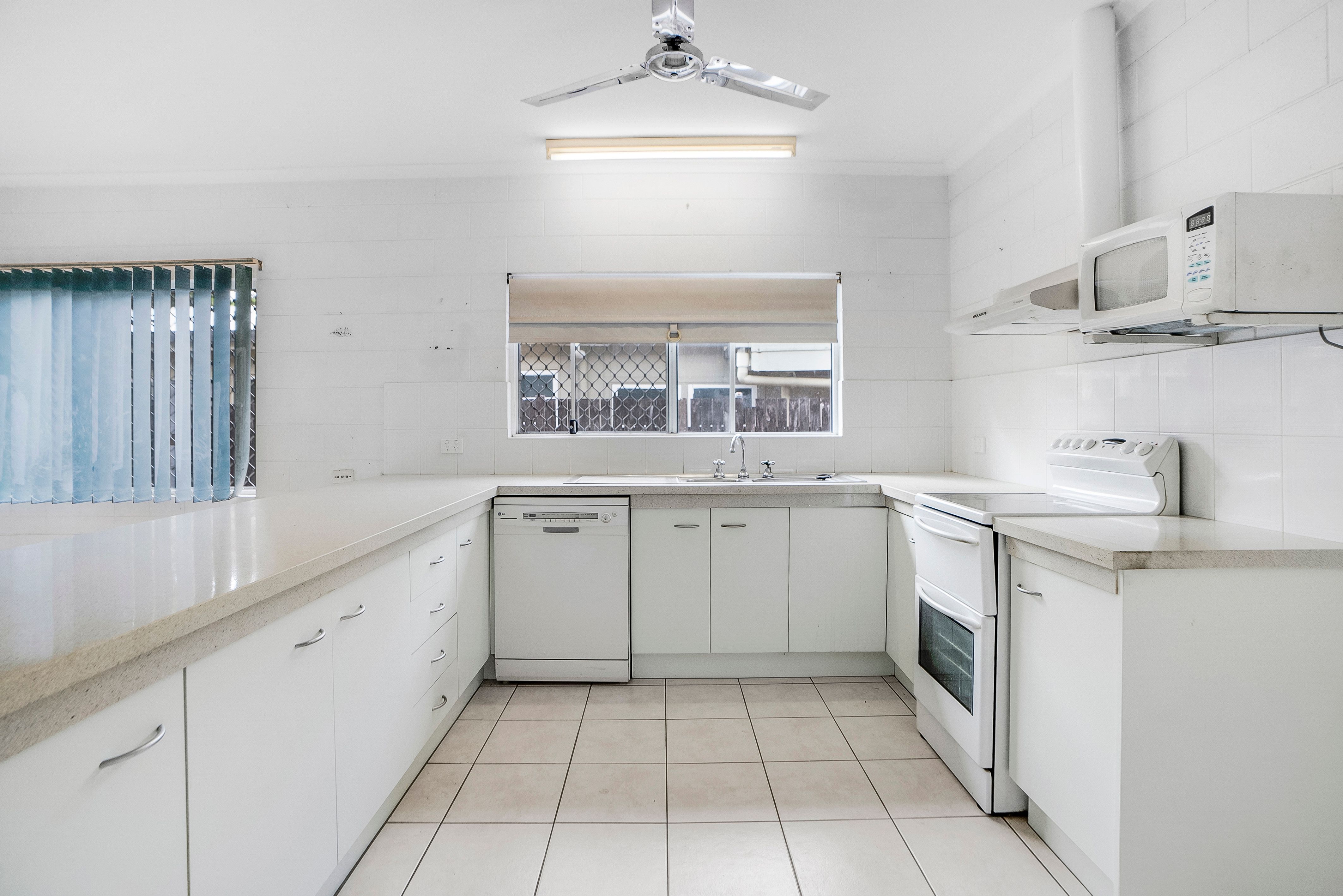 132 Upper Richardson Street, Whitfield, QLD 4870