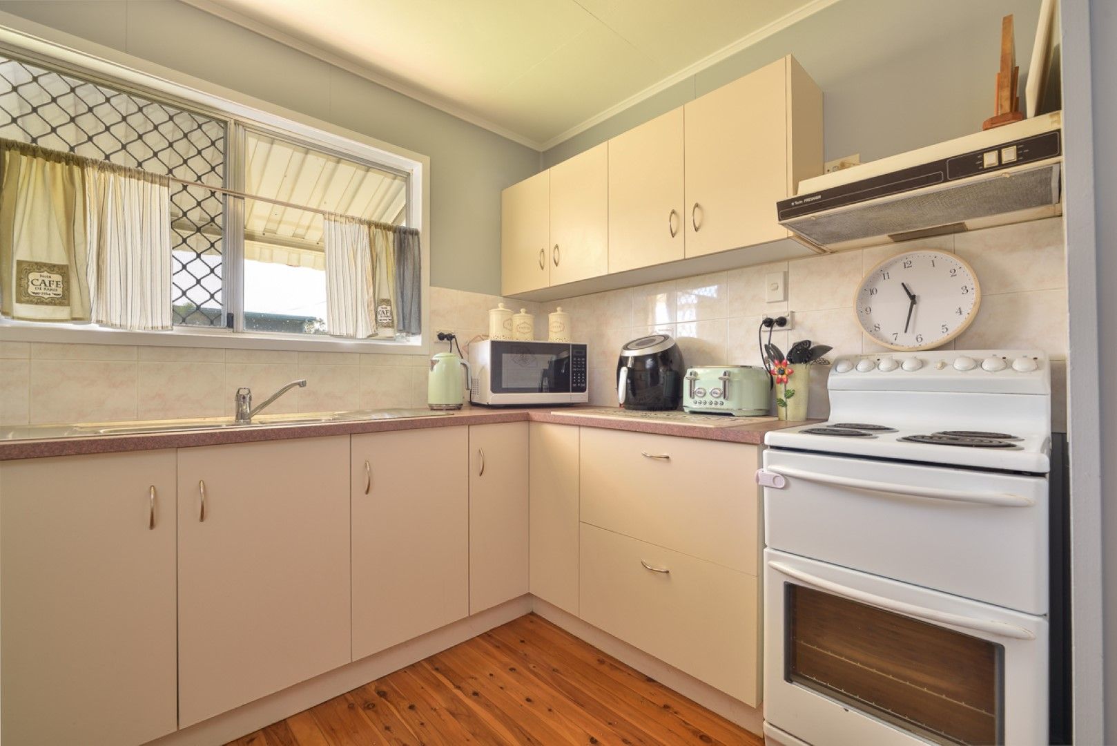 6 Fletcher Street, West Gladstone, QLD 4680