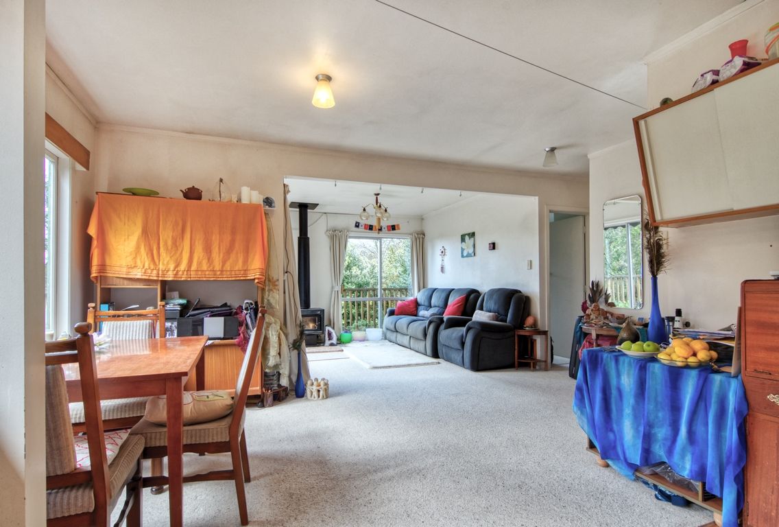 137 Laingholm Drive, Laingholm, Waitakere City