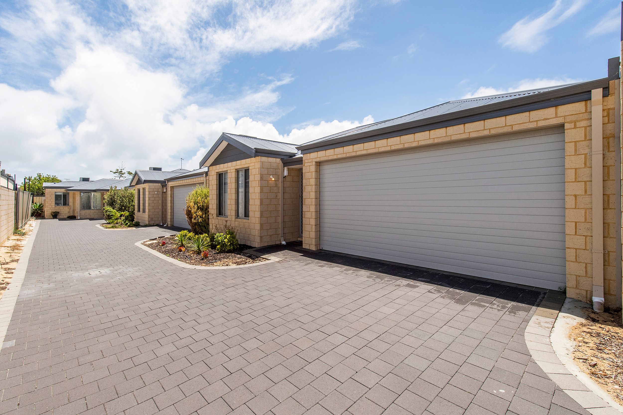 2/10 George Street, Rockingham, WA 6168