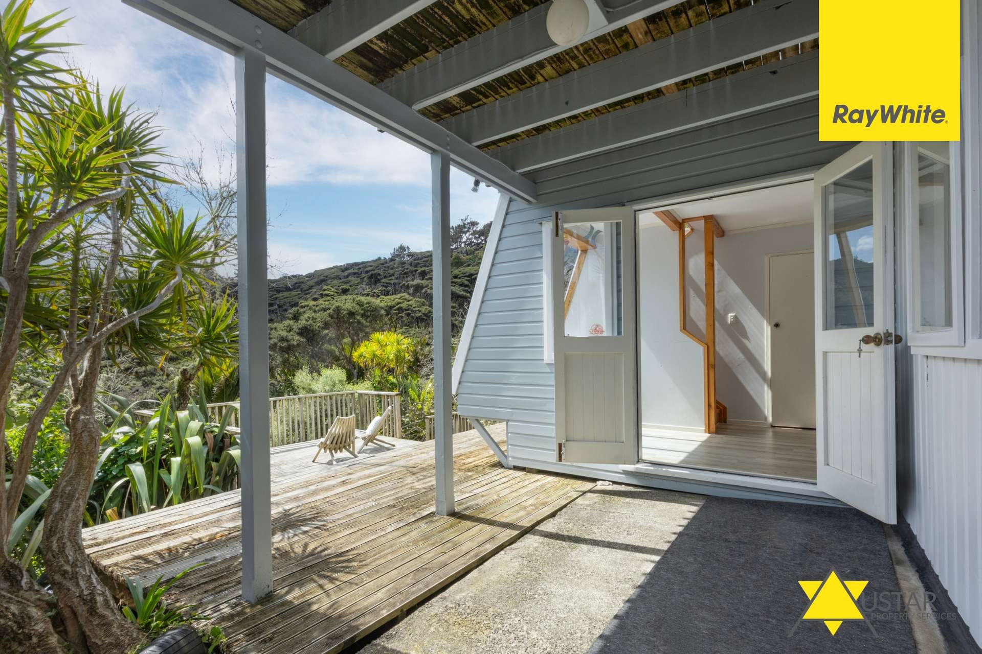 90 Seaview Road photo 23
