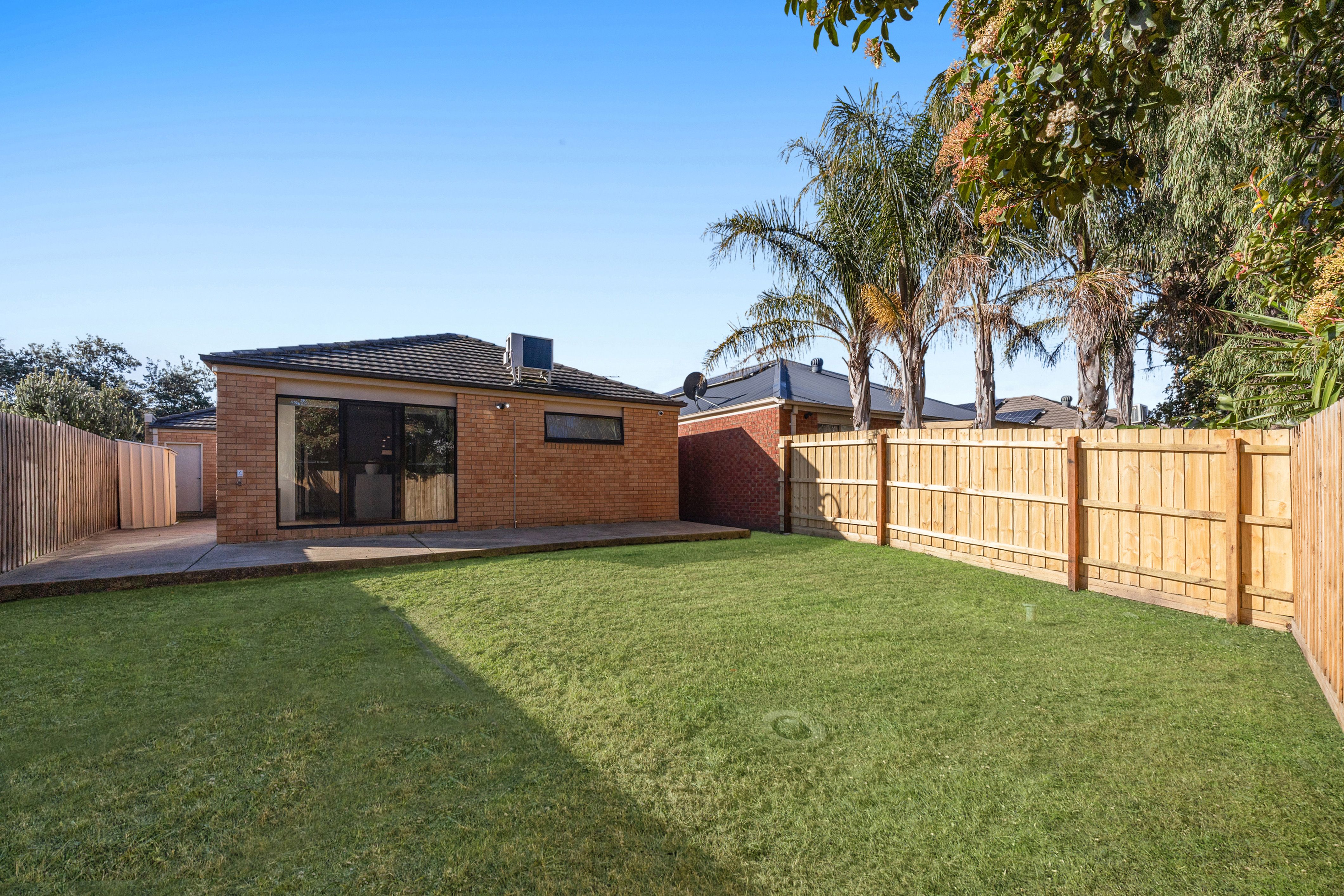 4 Glover Street — photo 11 of 12