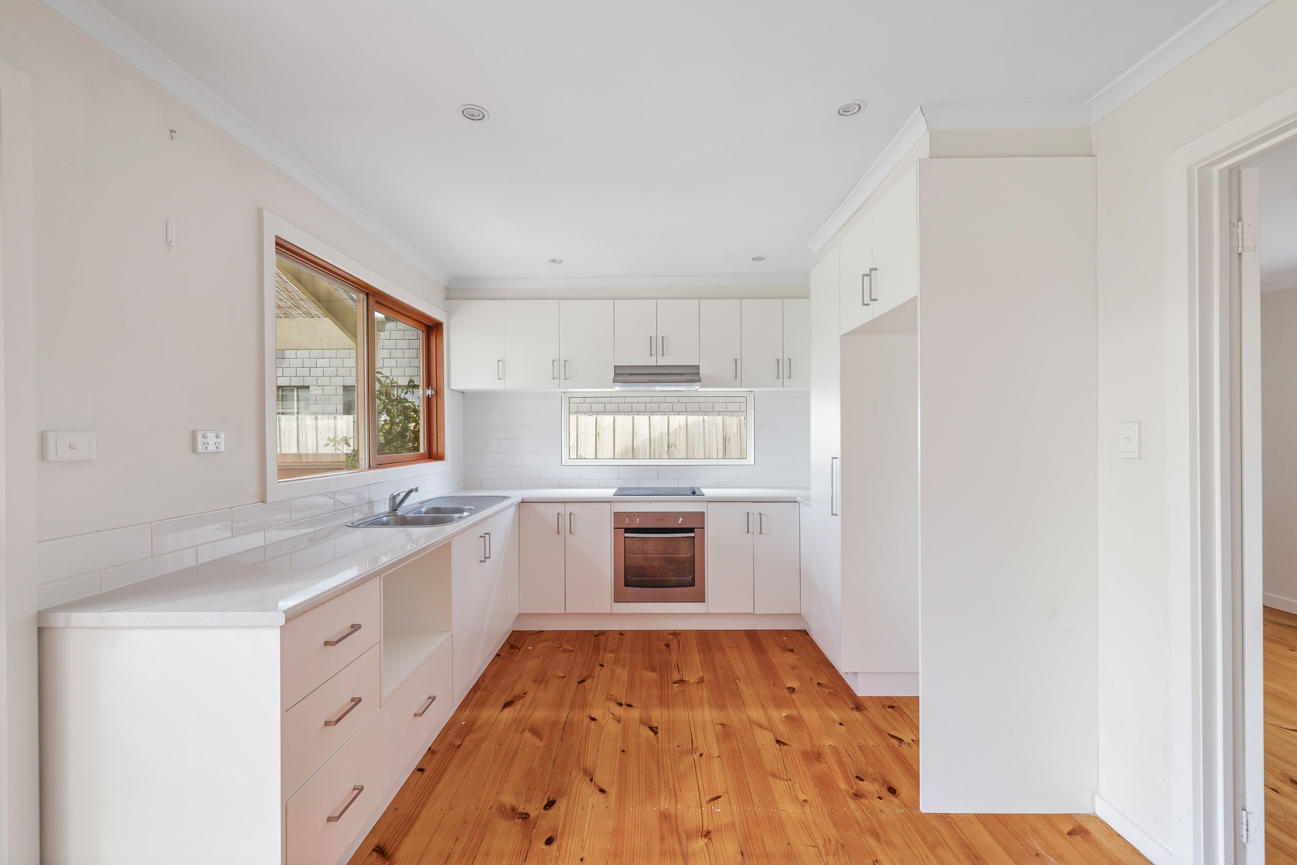27 Phillip Island Road — photo 4 of 15