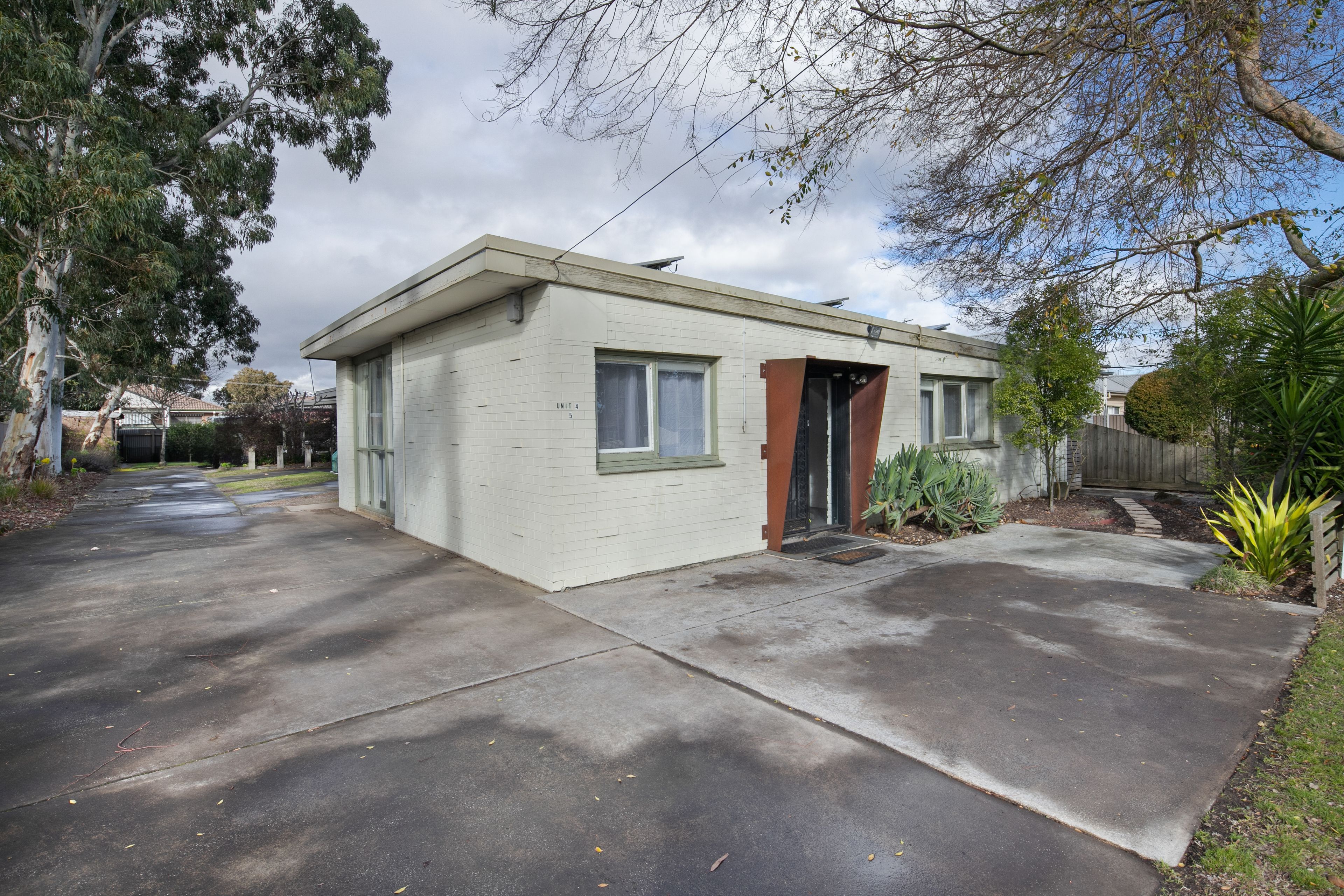 4/5 Munro Street — photo from Ray White Ballarat