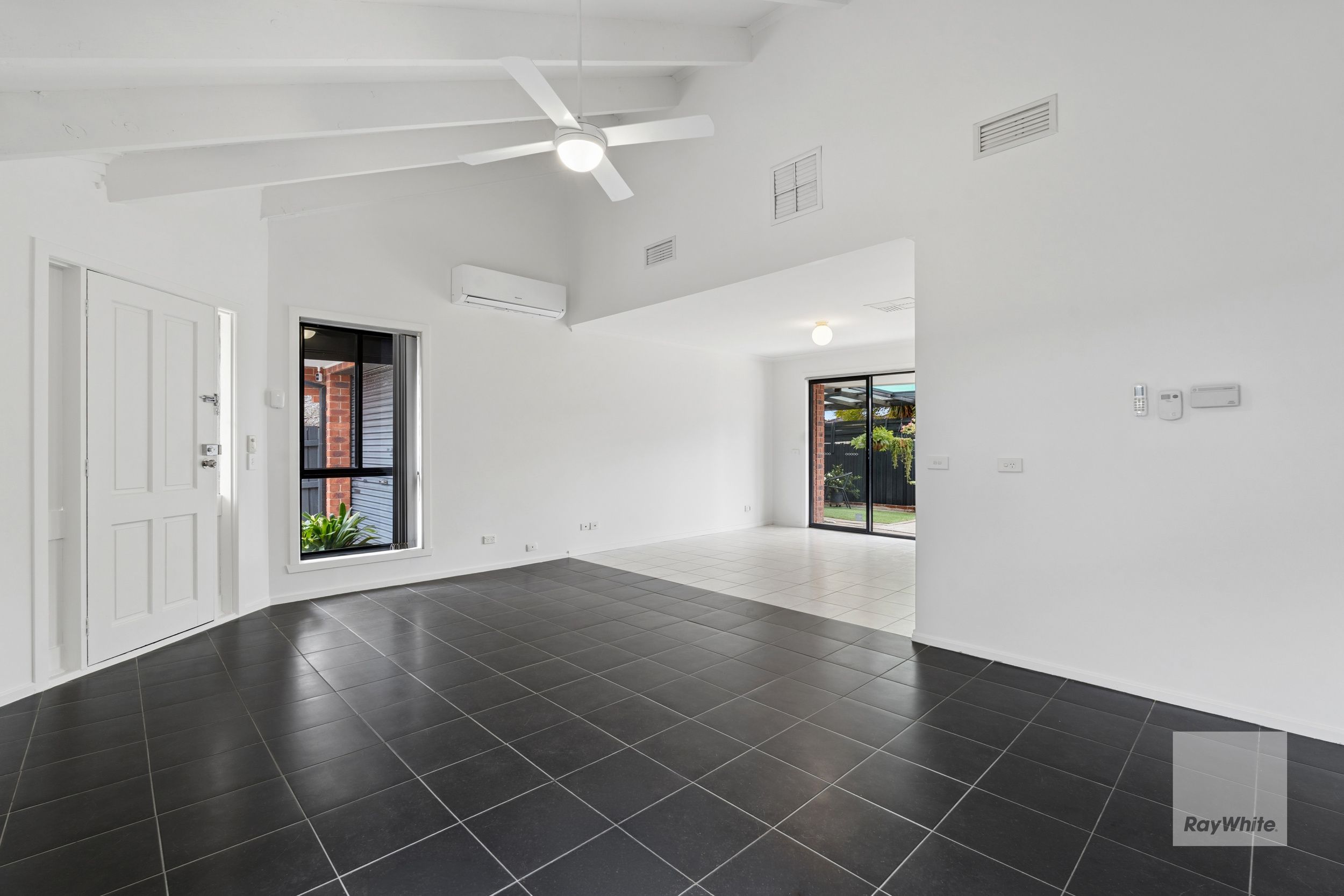 111B Honour Avenue — photo 10 of 19