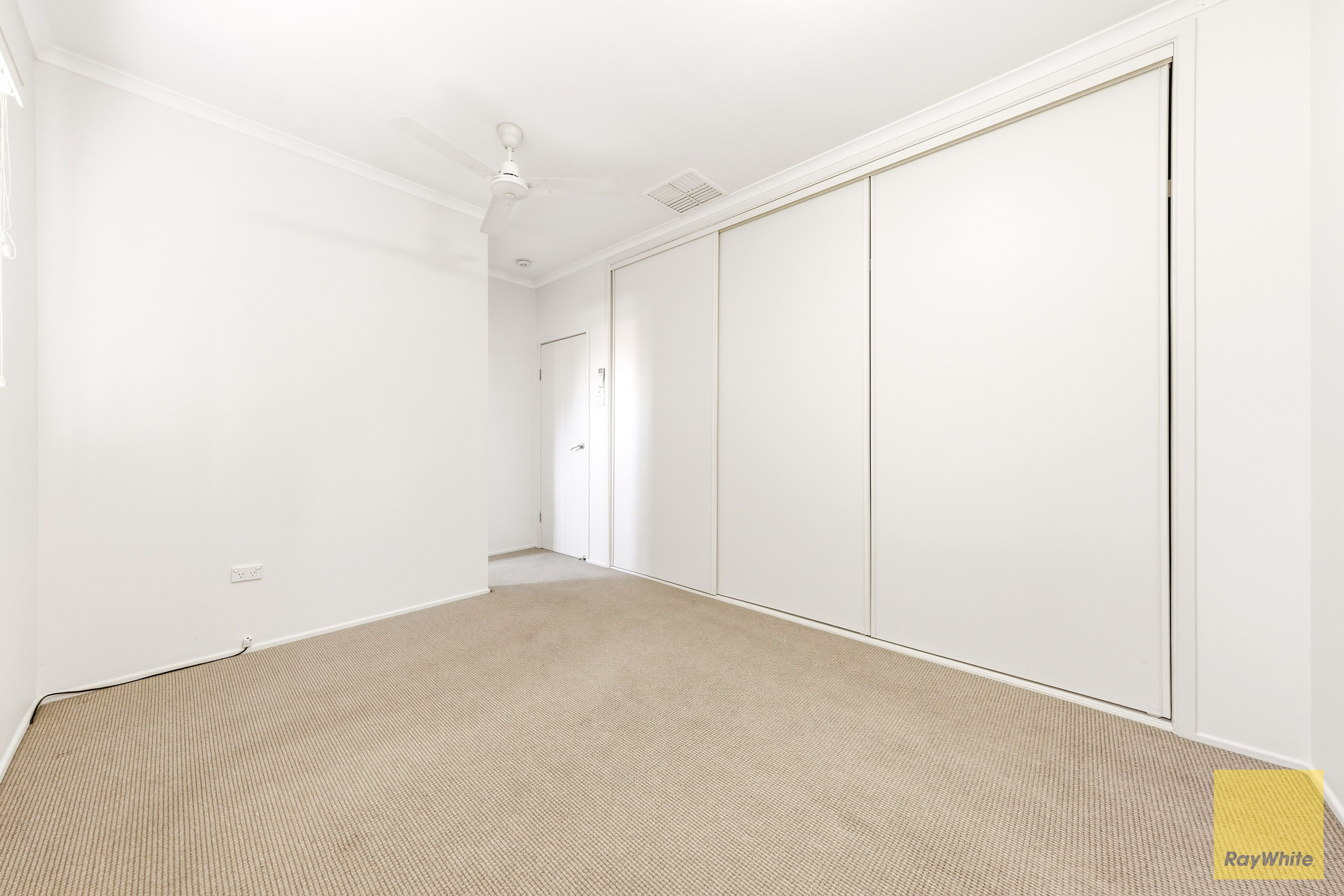 30 Mellish Crescent — photo 13 of 30