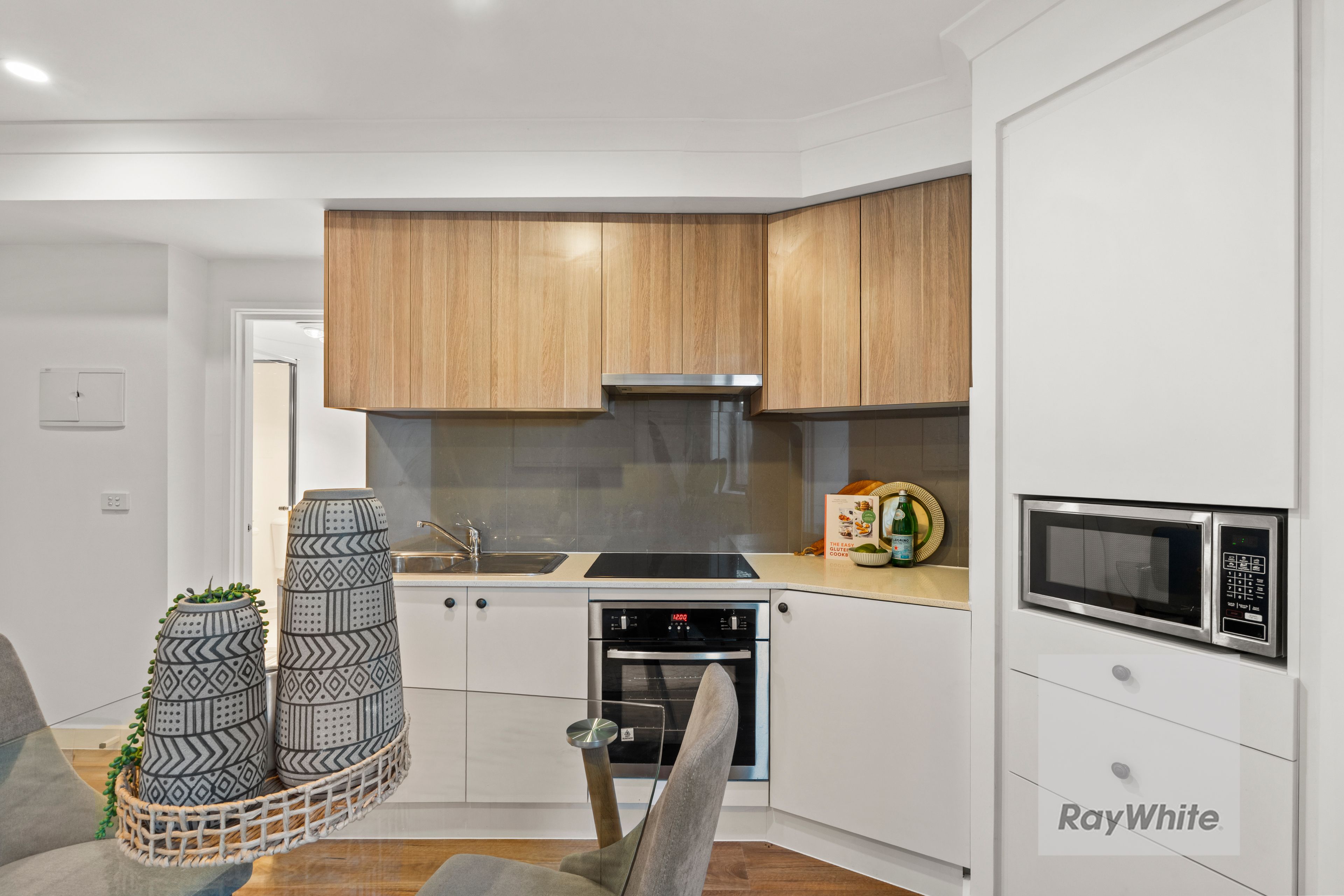 4/1053 Plenty Road, Kingsbury, VIC 3083