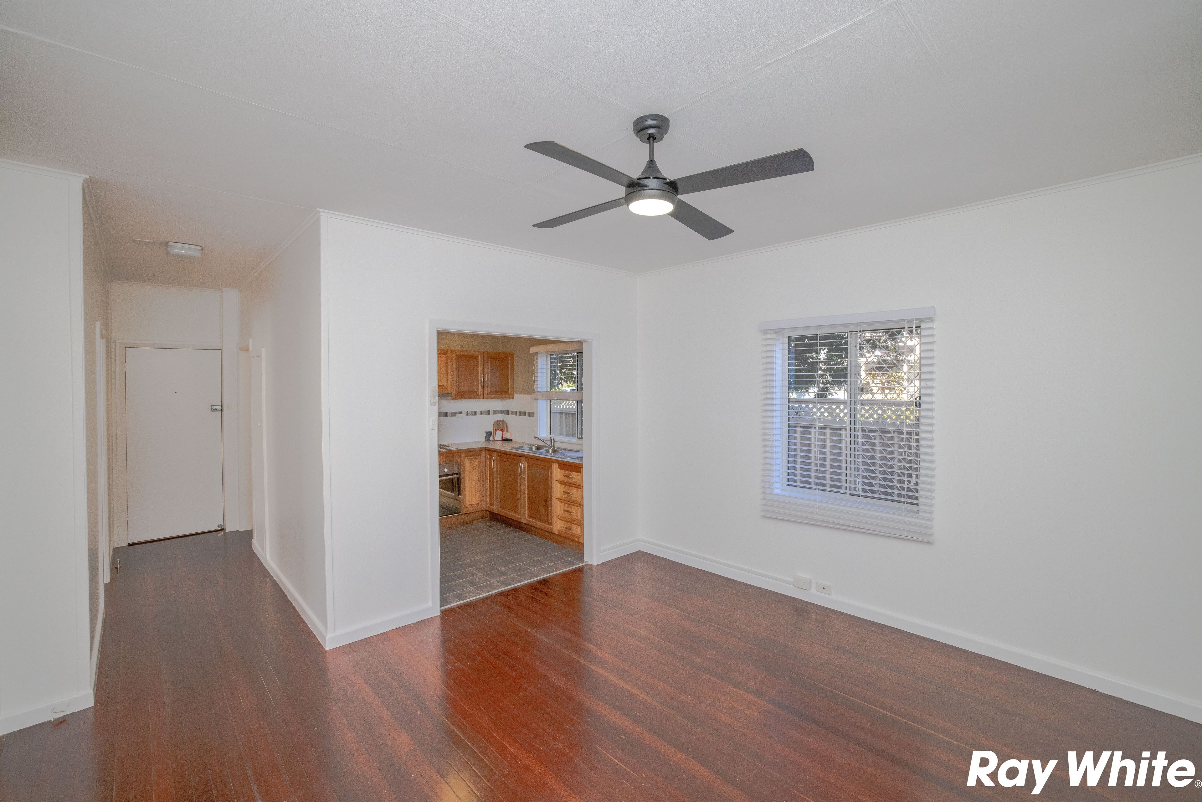 2/20 Helen Street — photo 3 of 5