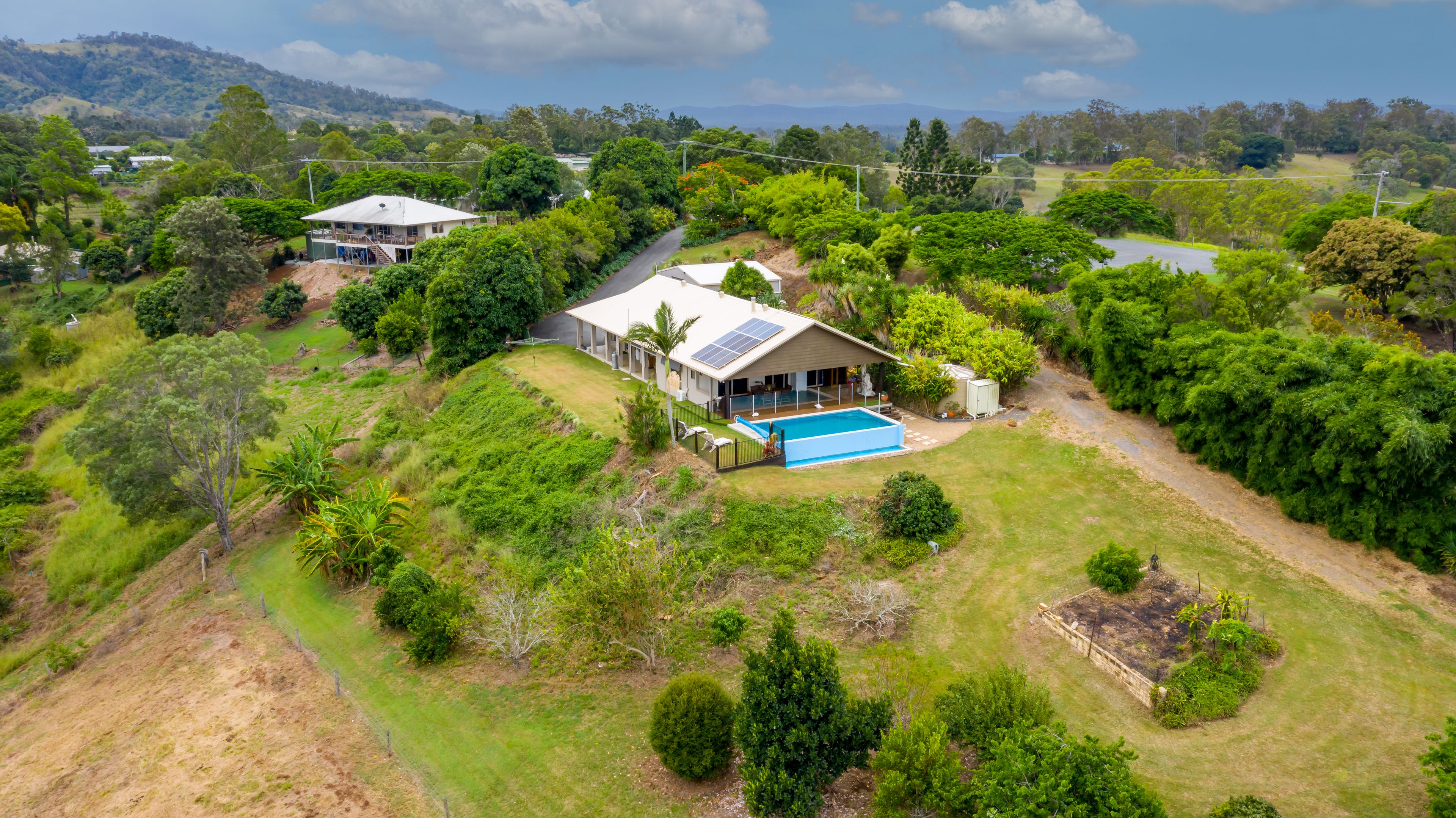 34 Figtree Road, Chatsworth, QLD 4570