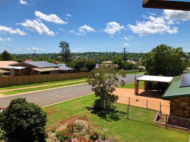 Unit 2/44 Noll Street, Kearneys Spring, QLD 4350