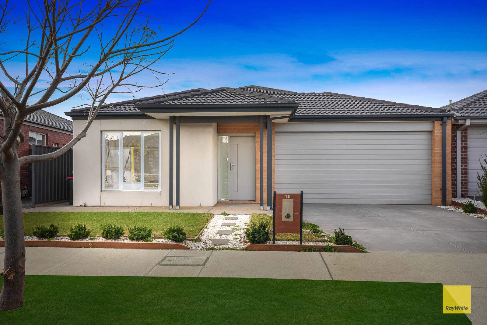 16 lovicks Road, WEIR VIEWS, VIC 3338