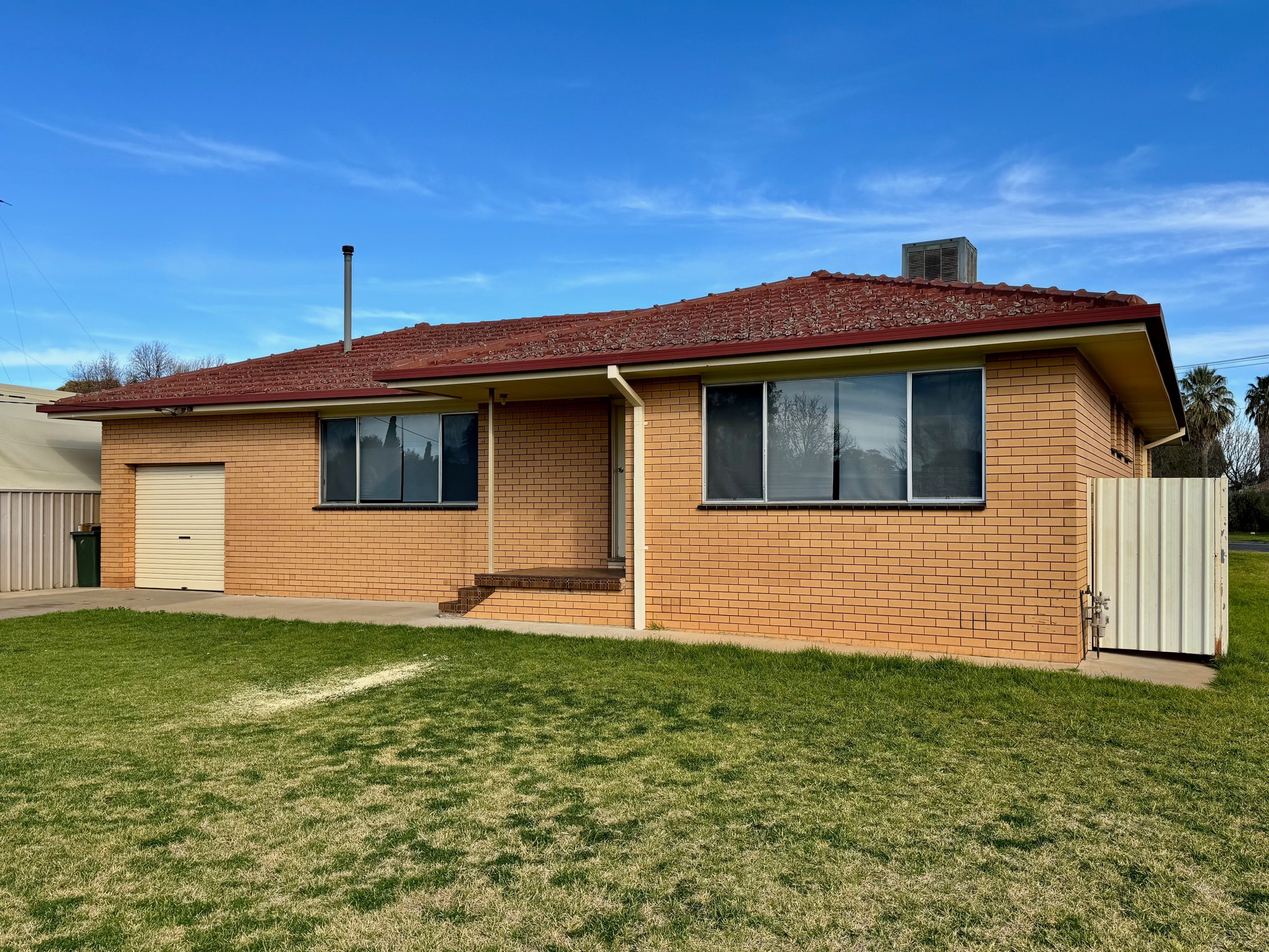 10 Moses Street, Griffith, NSW 2680