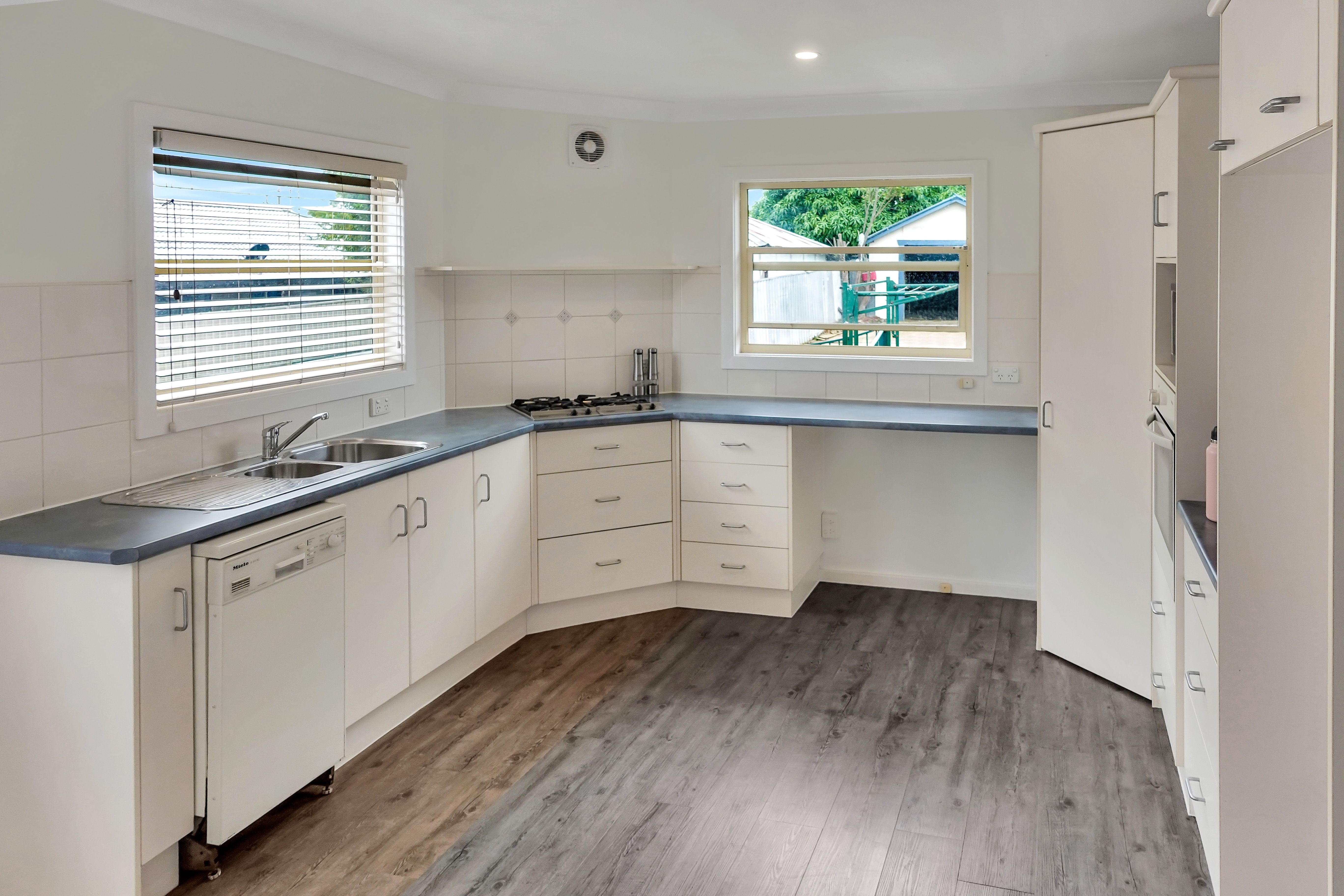 76 Anzac Parade, Toronto, NSW 2283