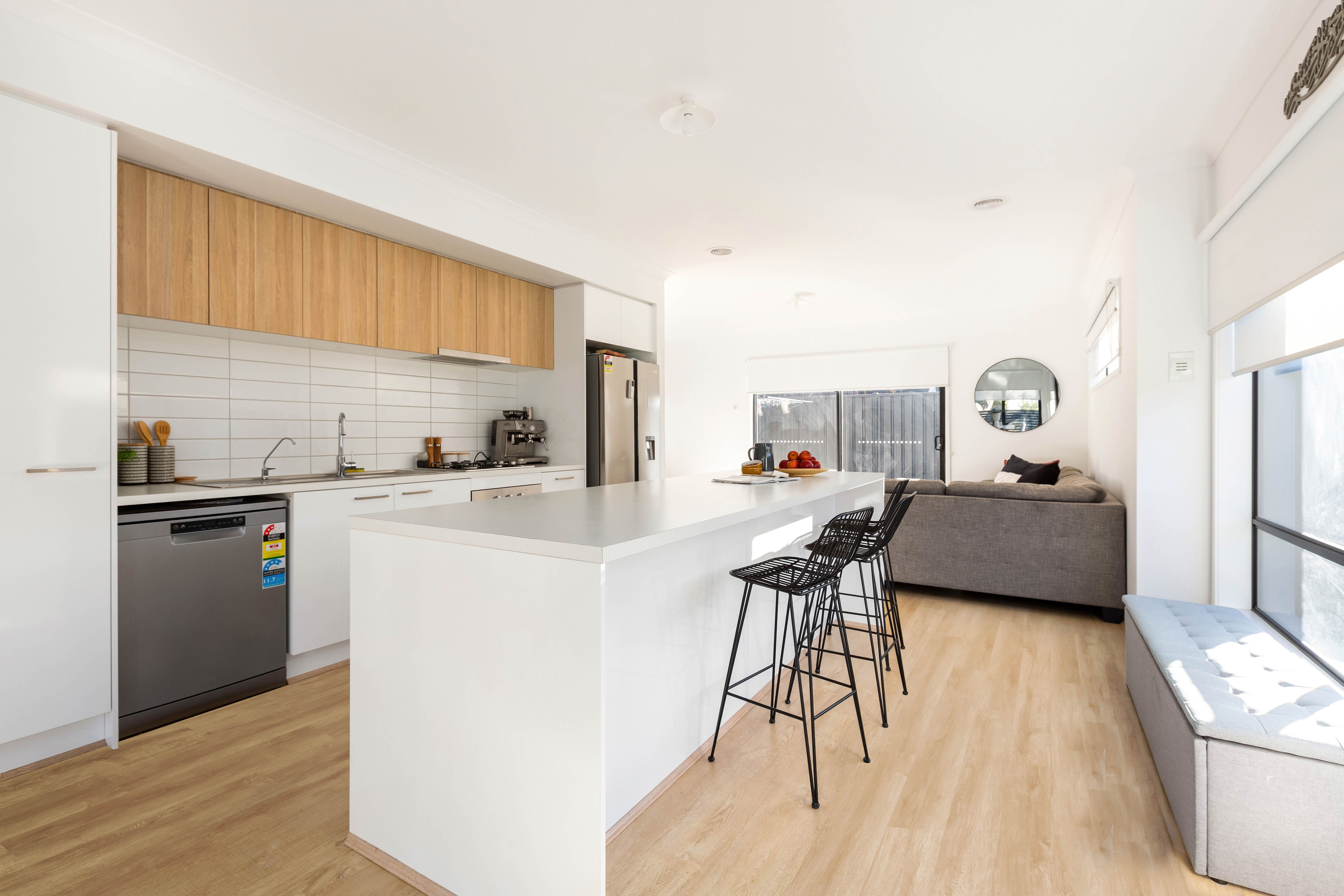 11 Winds Walk (Greenvale Lakes), Roxburgh Park, VIC 3064