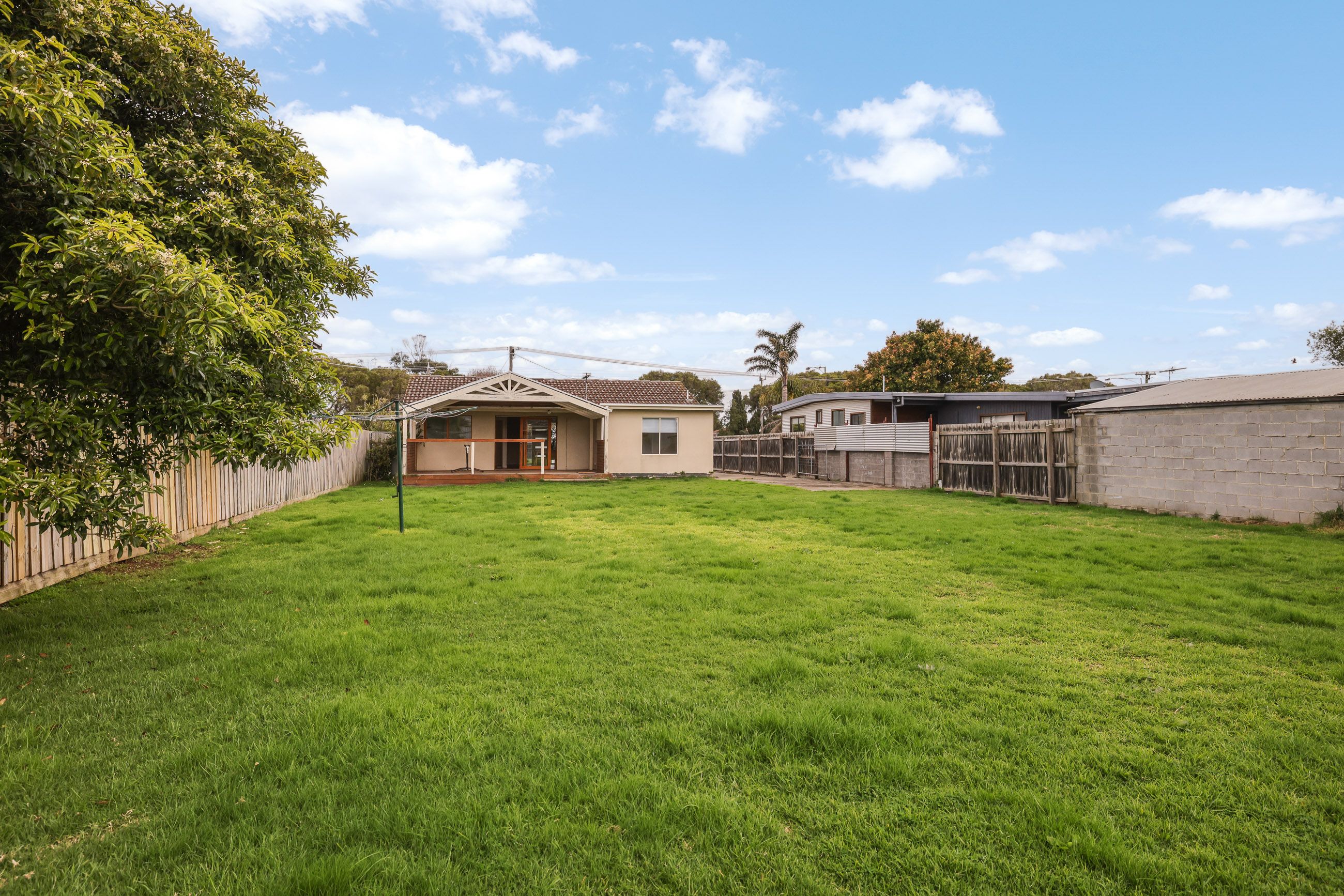 27 Phillip Island Road — photo 13 of 15