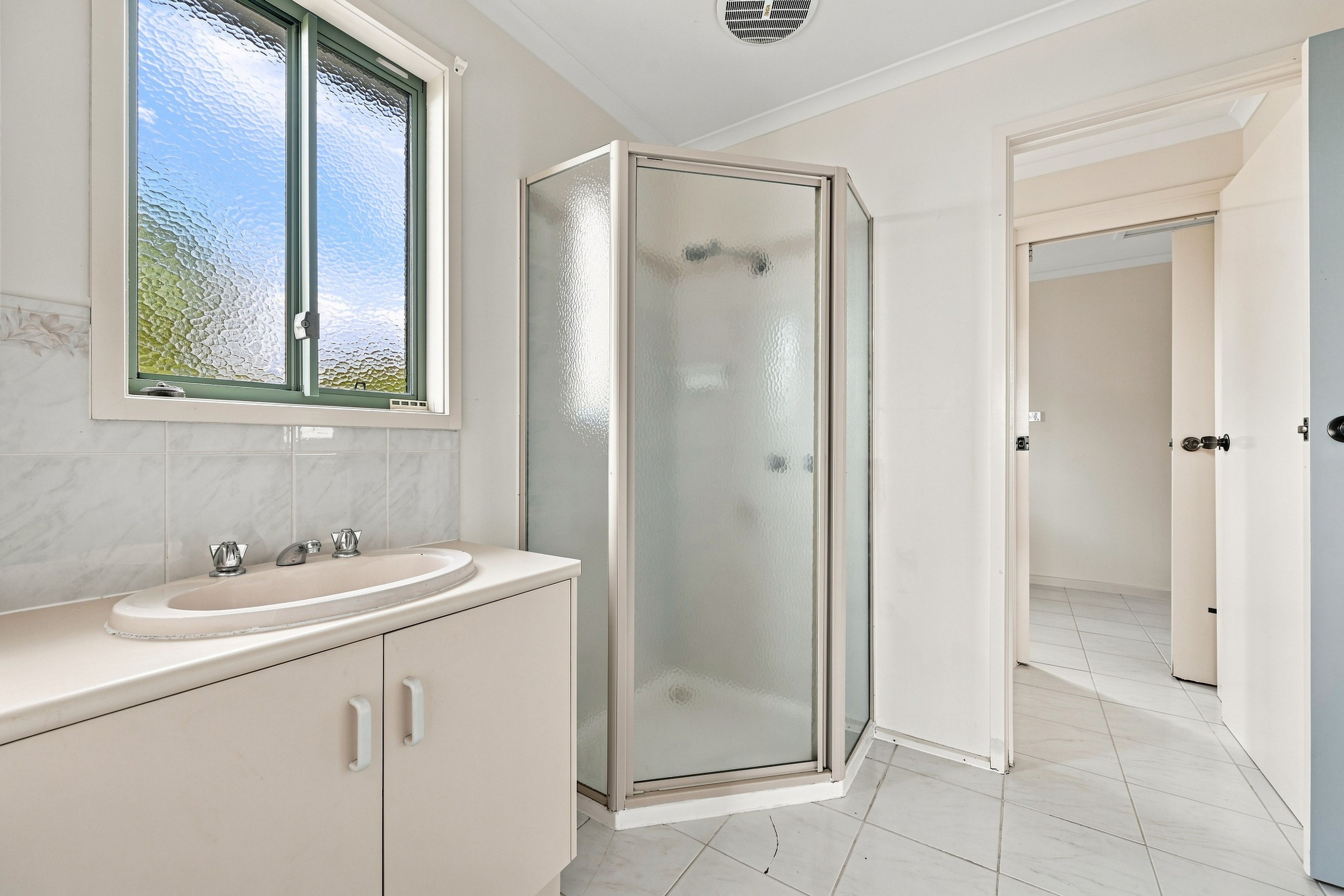 23 Kenneth Street — photo 11 of 19