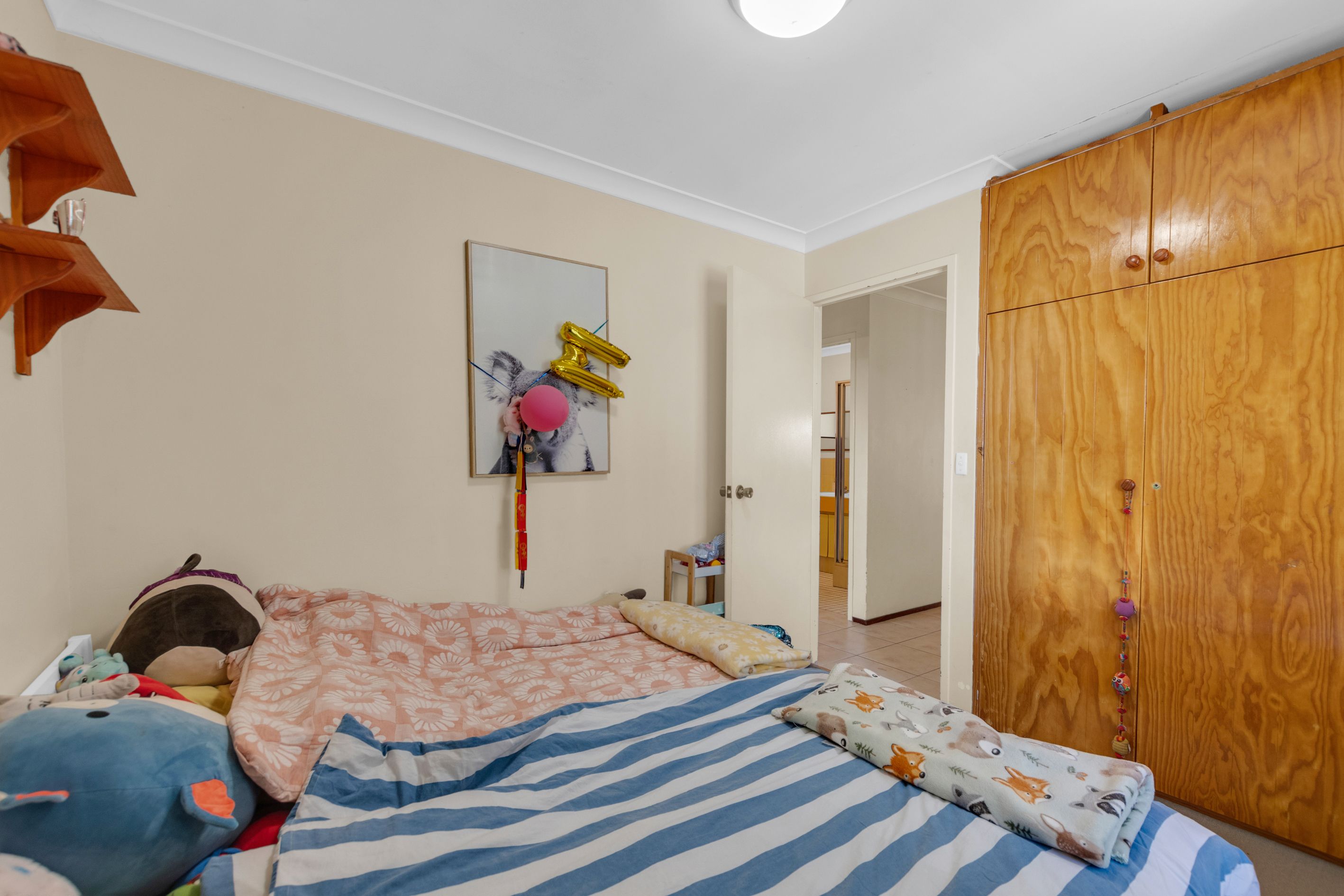24 Cambridge Crescent — photo 15 of 27