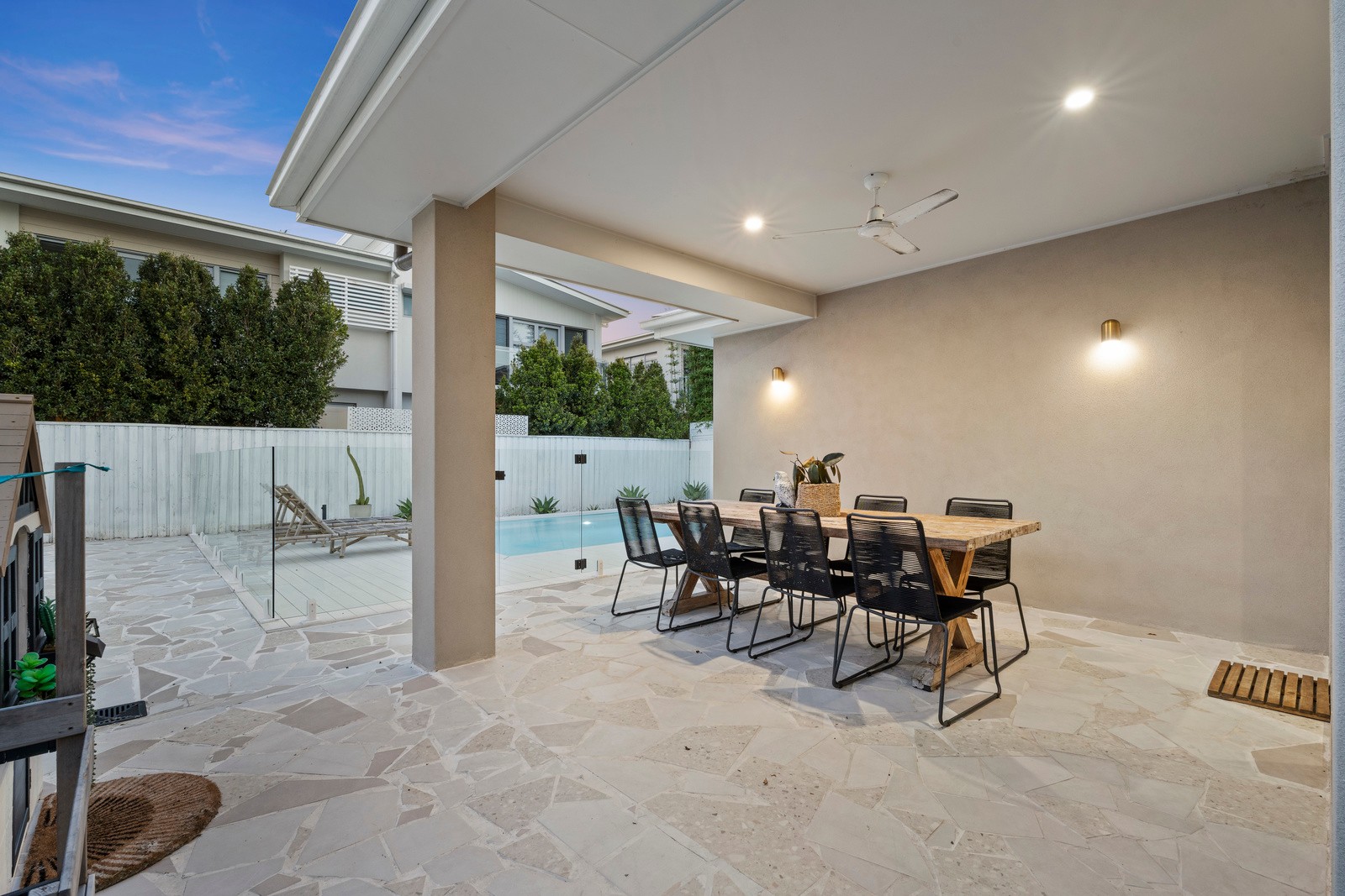 10 Waters Close, Hope Island, QLD 4212