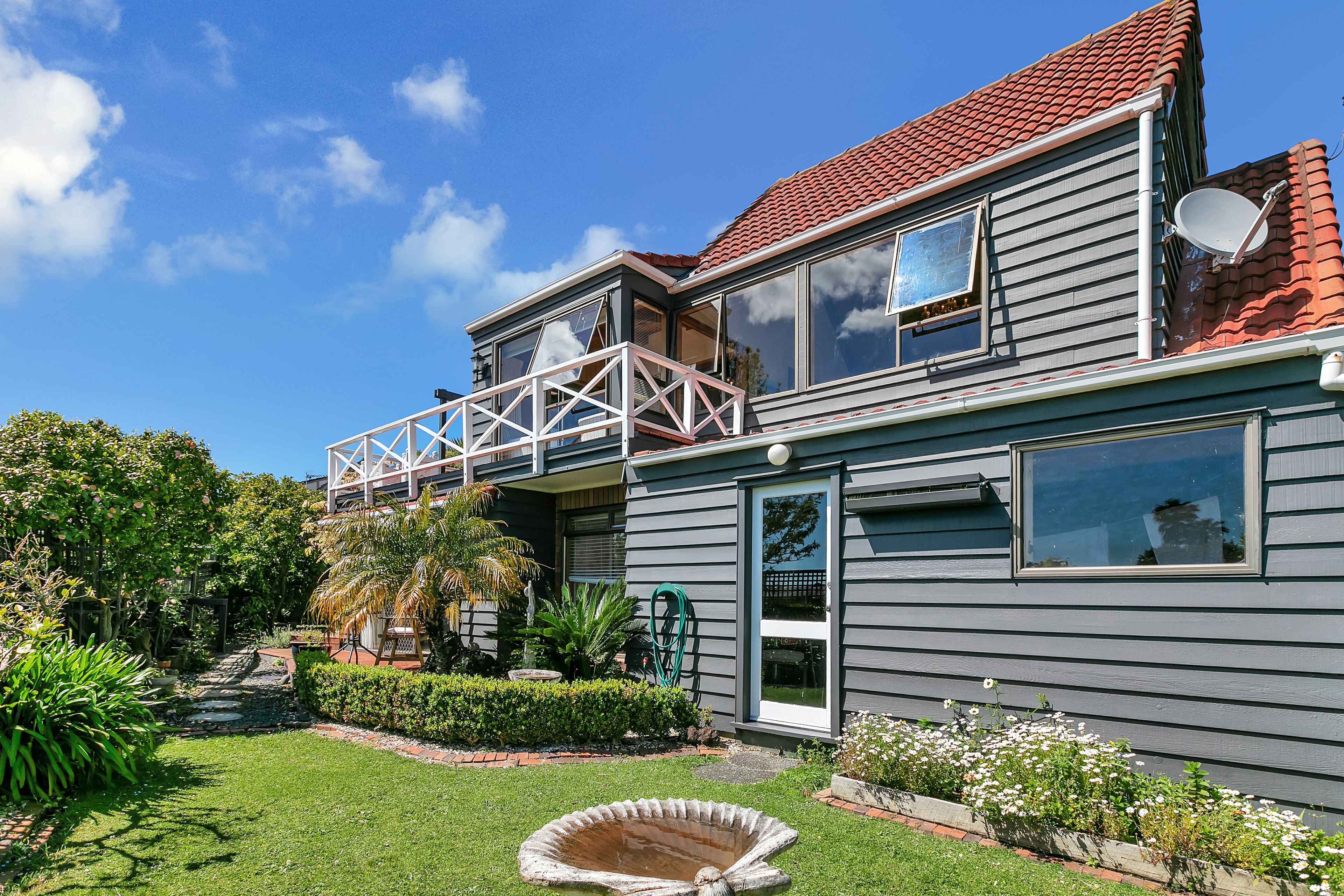 2/13 Nimrod Place, Half Moon Bay, Manukau City