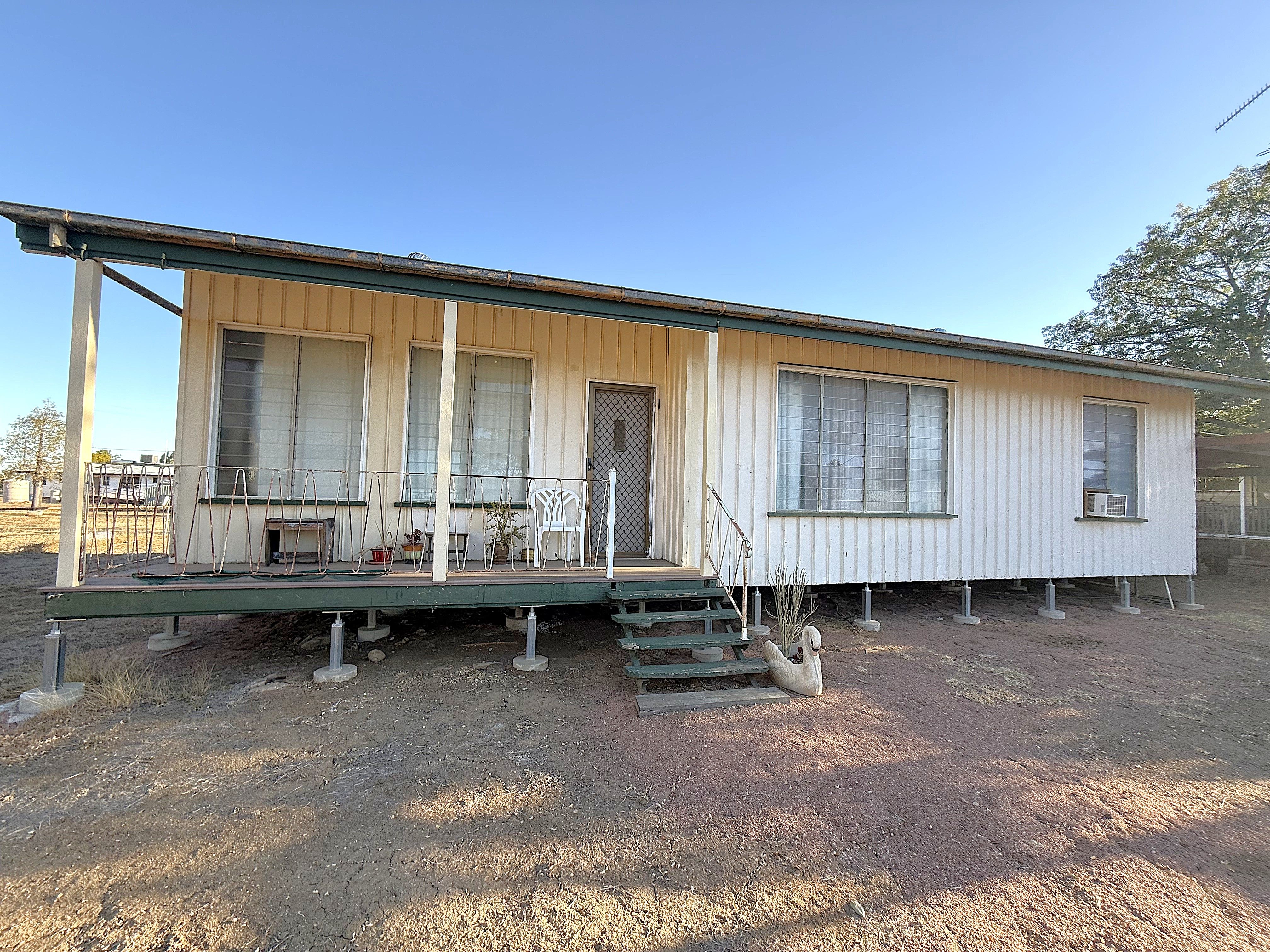 52-54 Flinders Street — photo from Ray White Longreach
