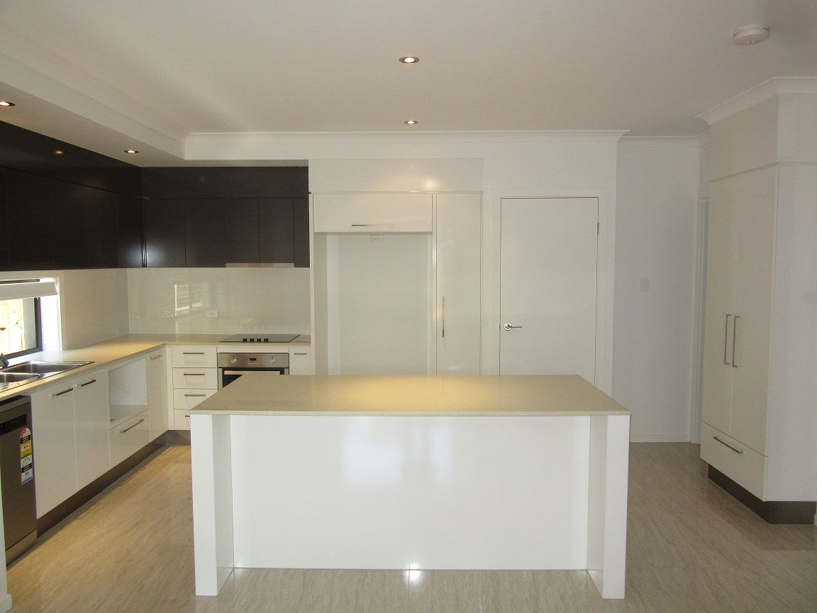 2/18 Bernecker Street, Carina, QLD 4152