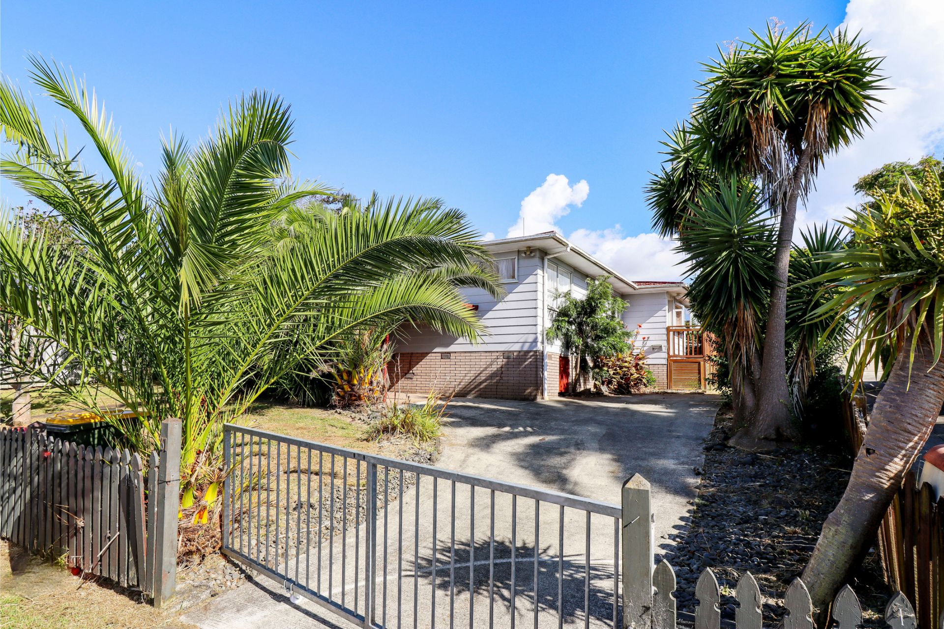 61 Casuarina Road photo 0