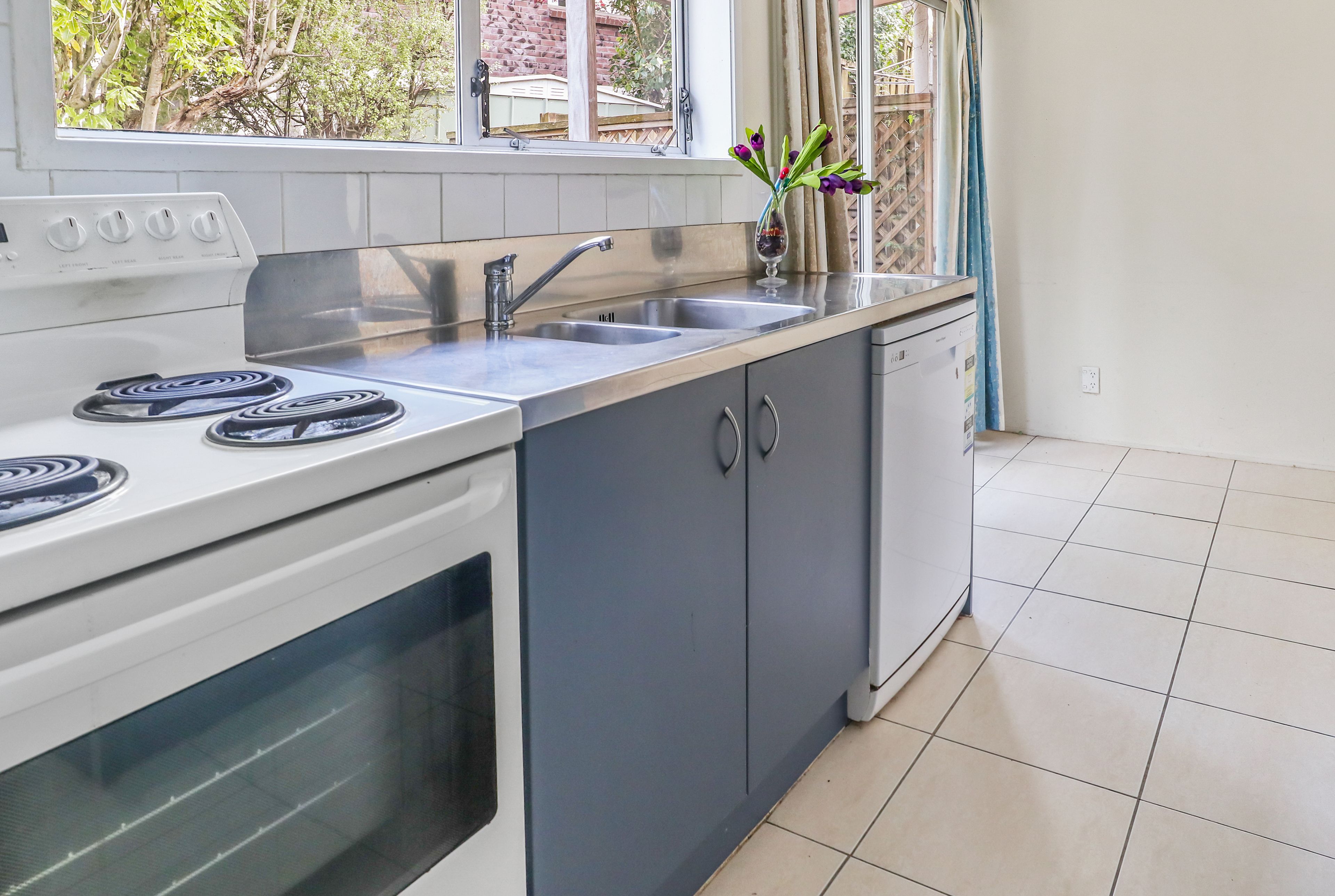 2/48 Mirrabooka Avenue, Howick, Manukau City