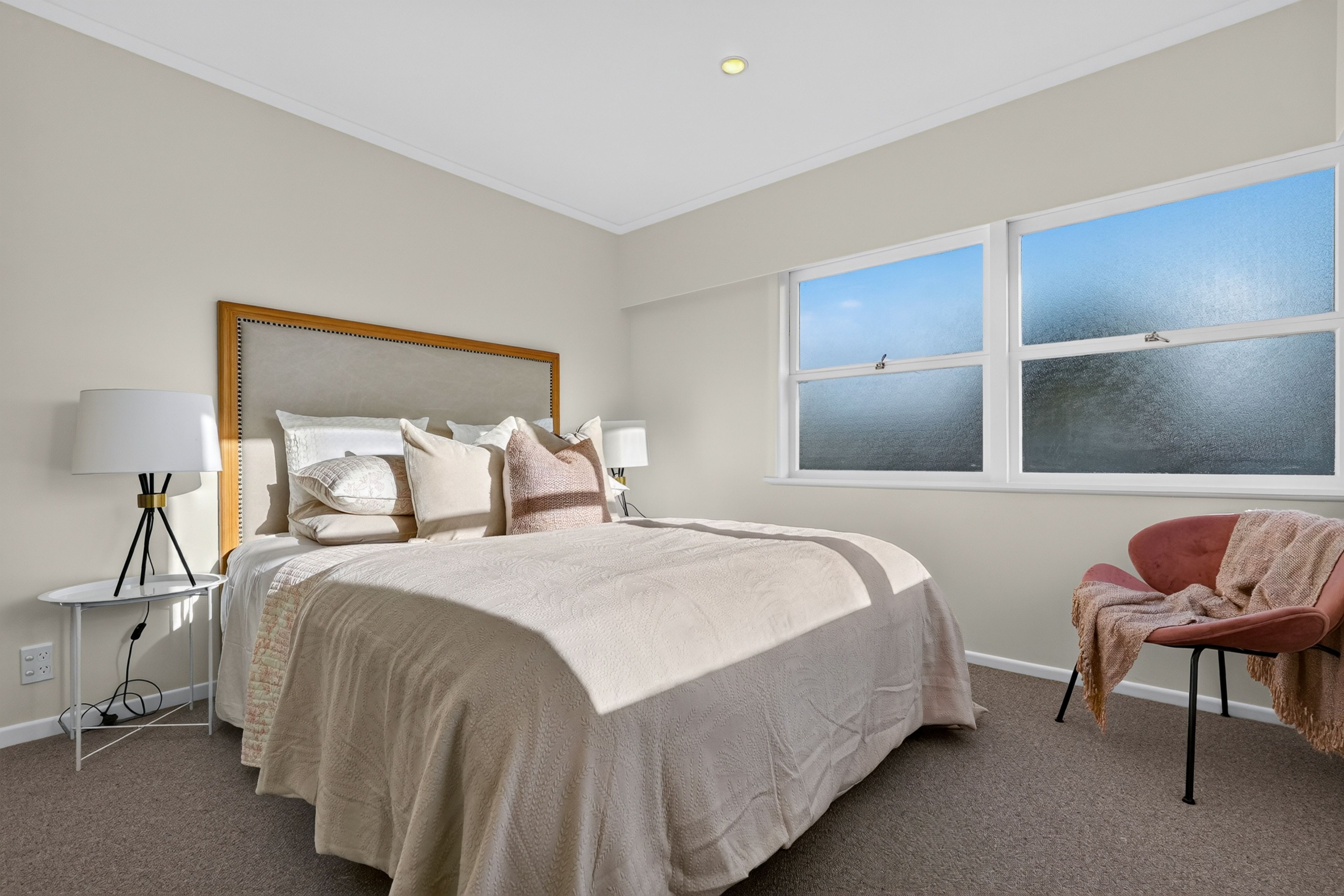 313 East Coast Road, Mairangi Bay, North Shore City