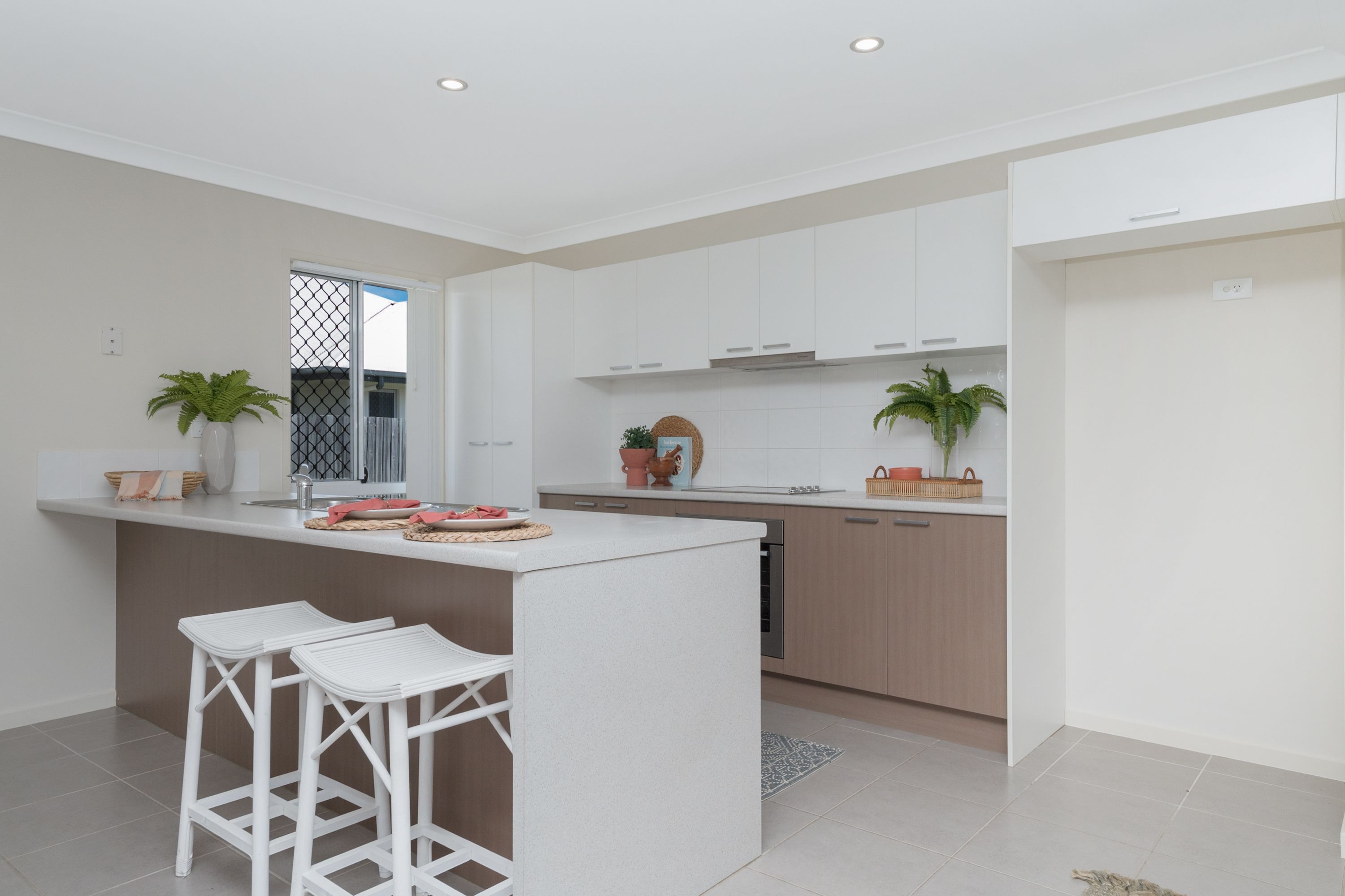 15 Ellenor Street, Mount Low, QLD 4818