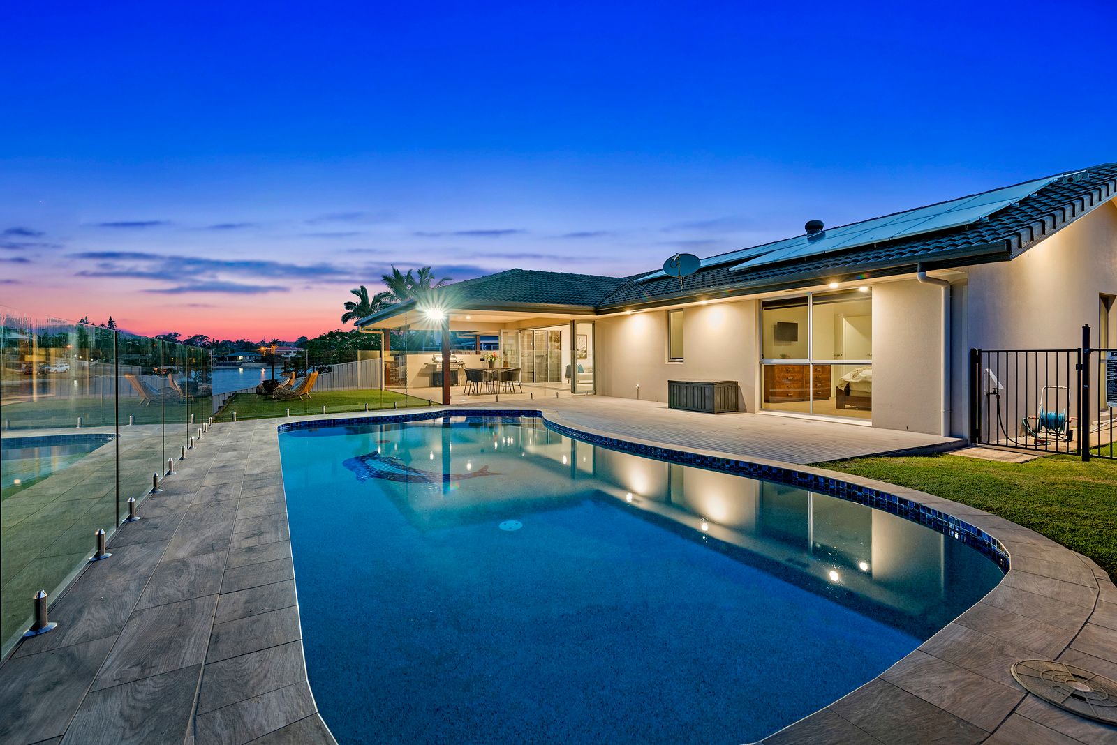 37 Murtha Drive, Elanora QLD 4221