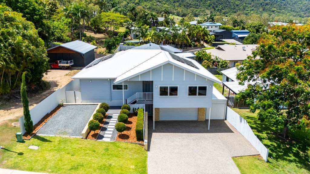 5 Links Drive, Cannonvale, QLD 4802