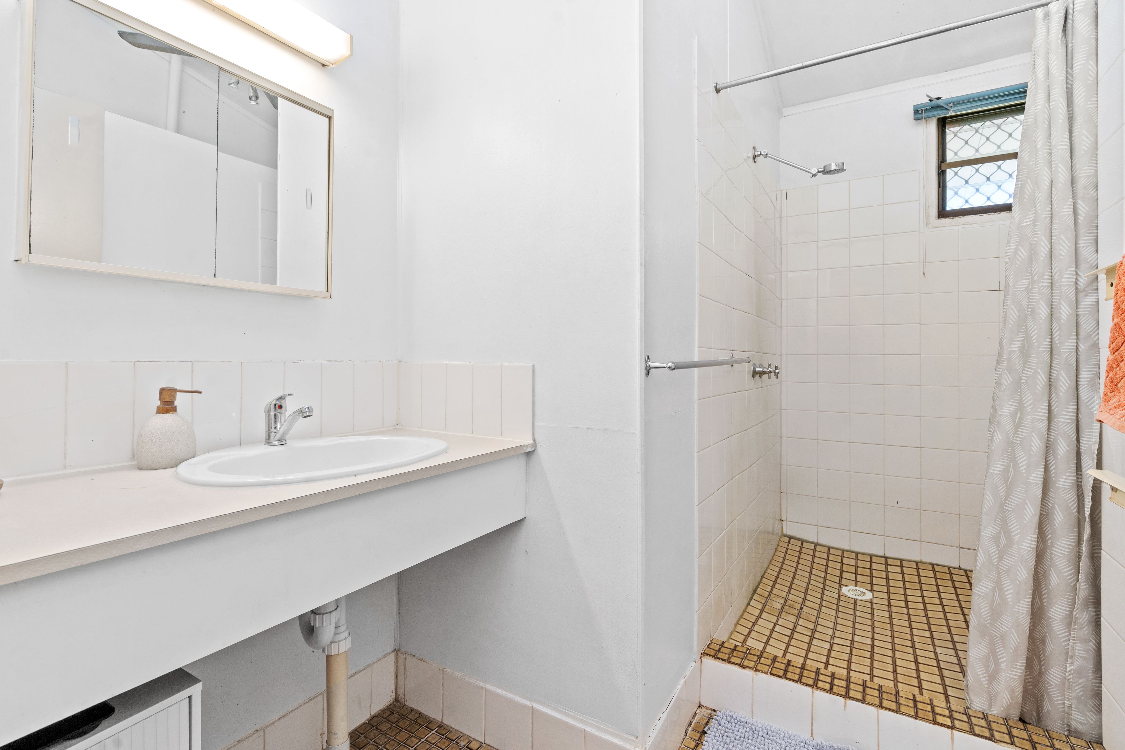 17 Tennison Crescent — photo 11 of 16