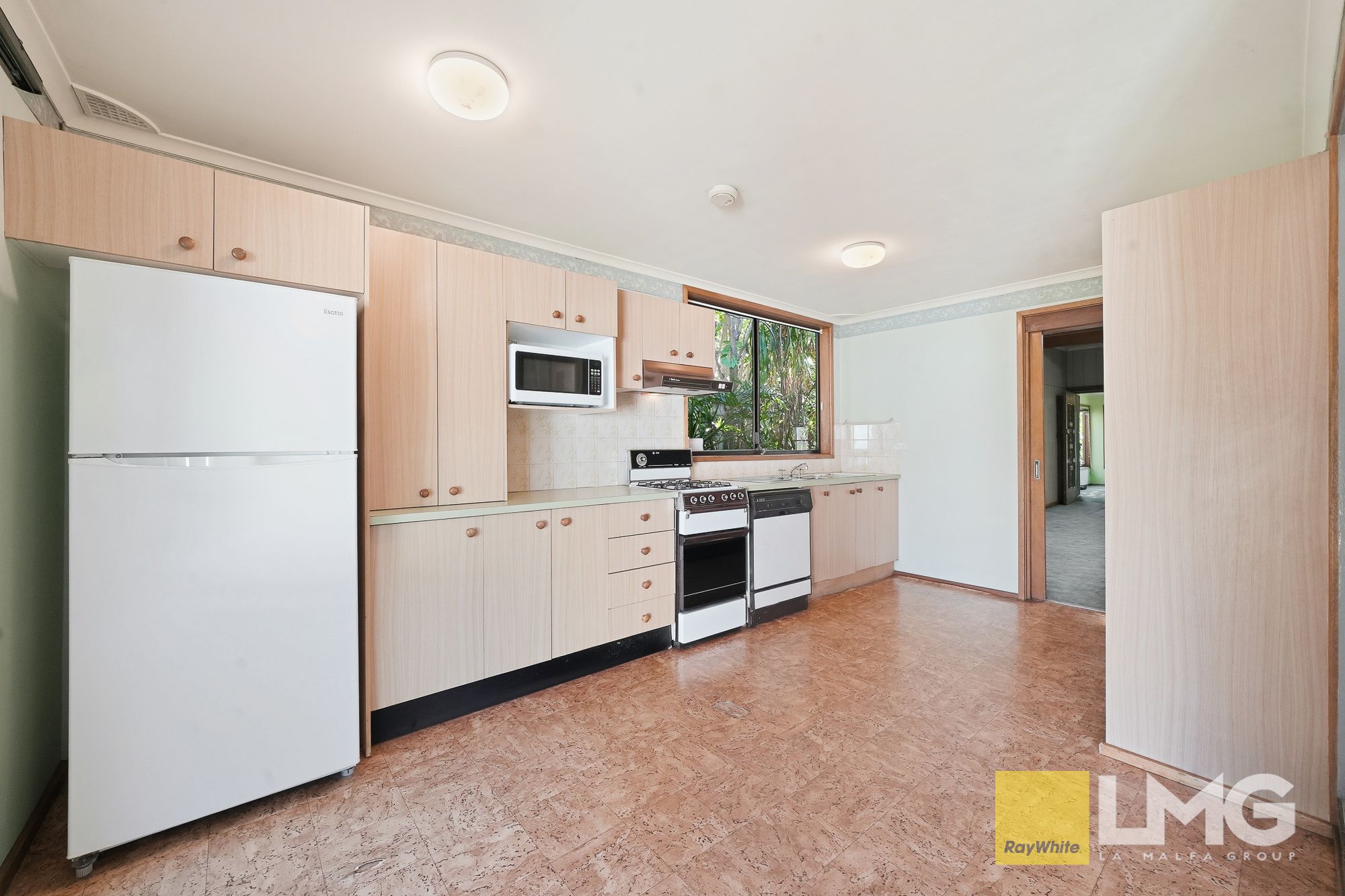 208 Harrow Road — photo 13 of 20