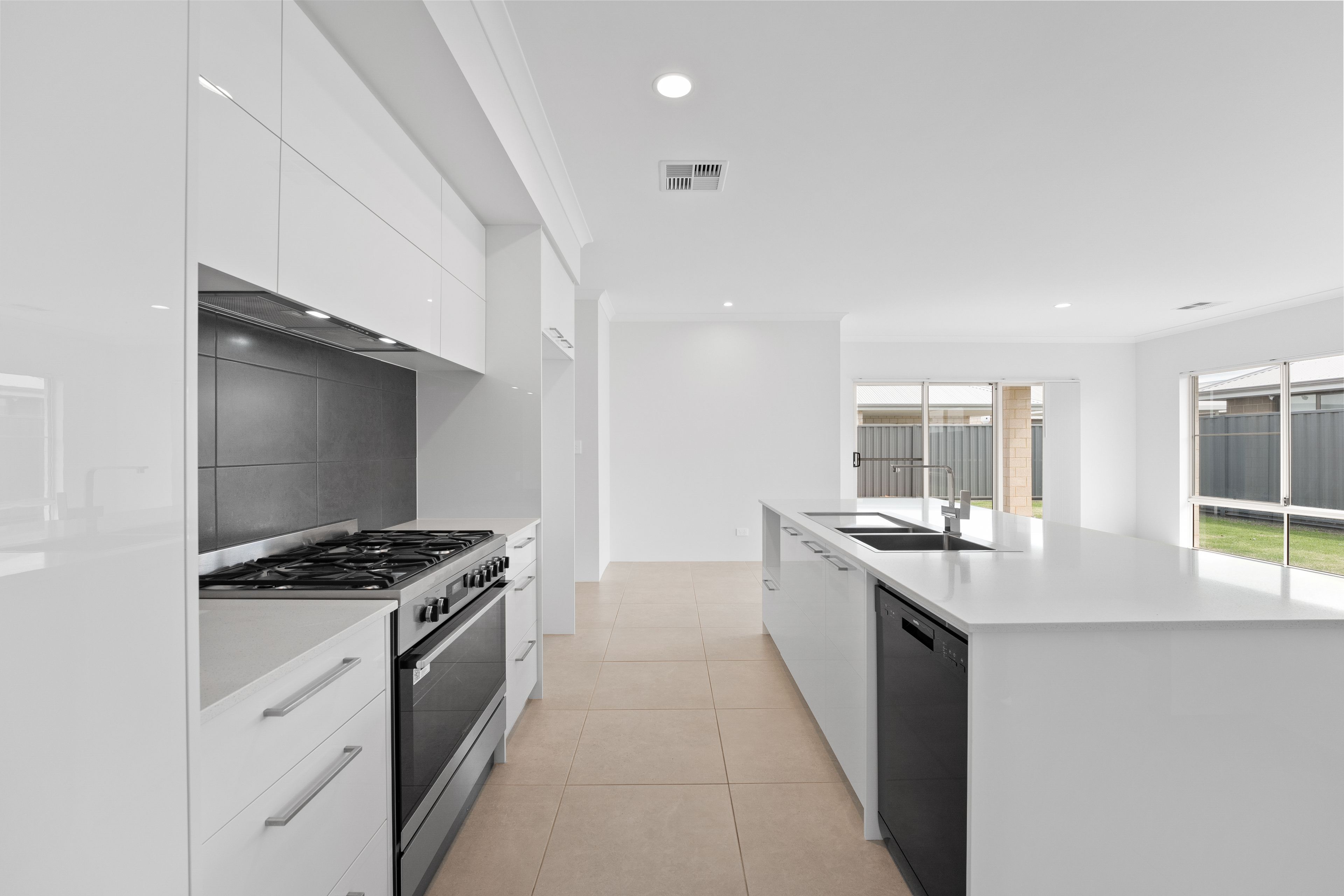 4 Bennetts Way — photo 11 of 30