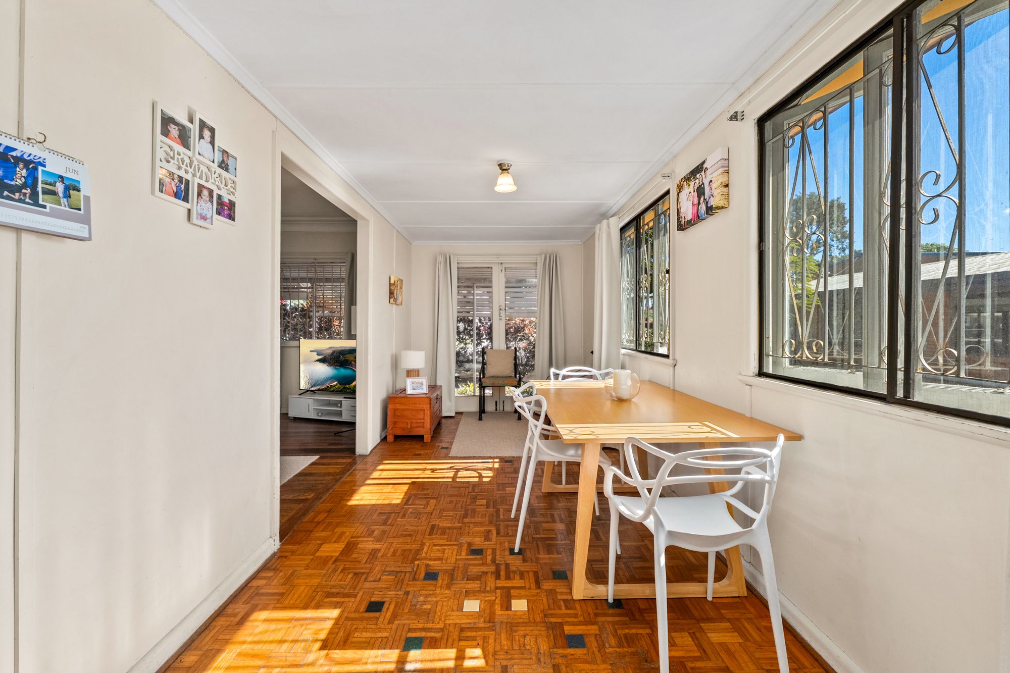 27 Deborah Street — photo 6 of 17