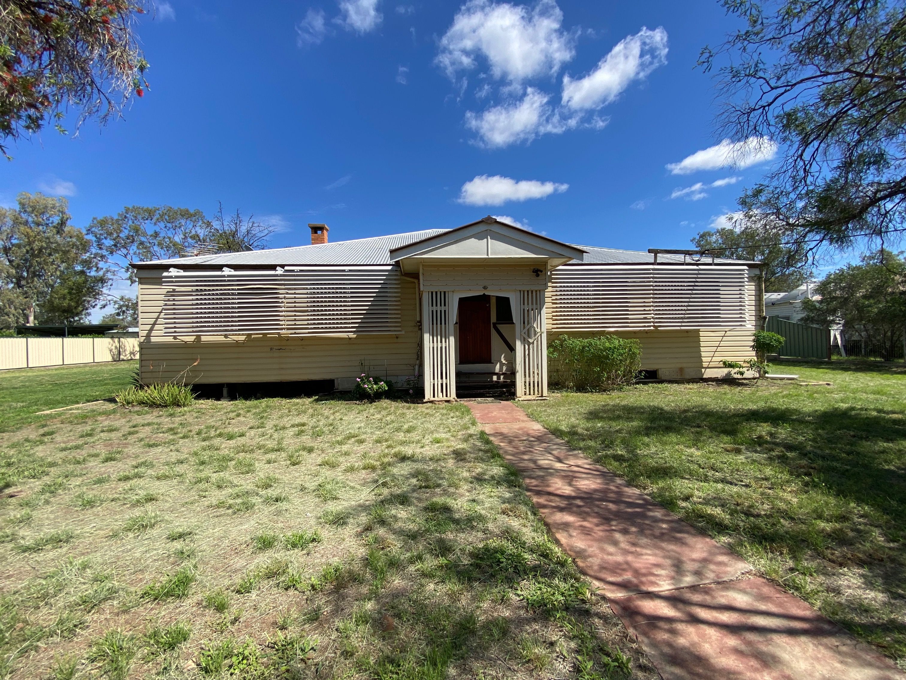 129 Galatea Street, Charleville QLD 4470