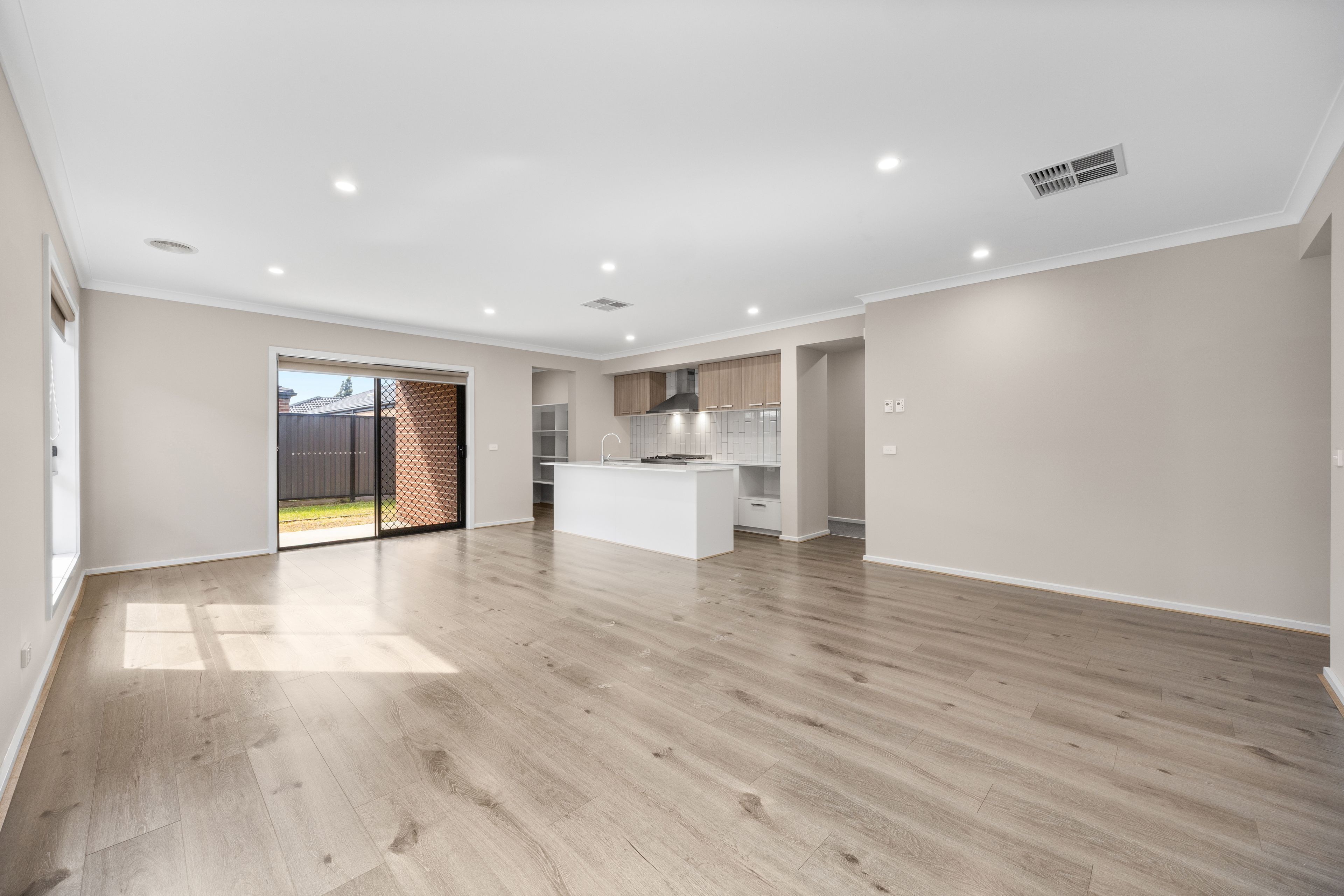 8 Conebush Street — photo 4 of 12
