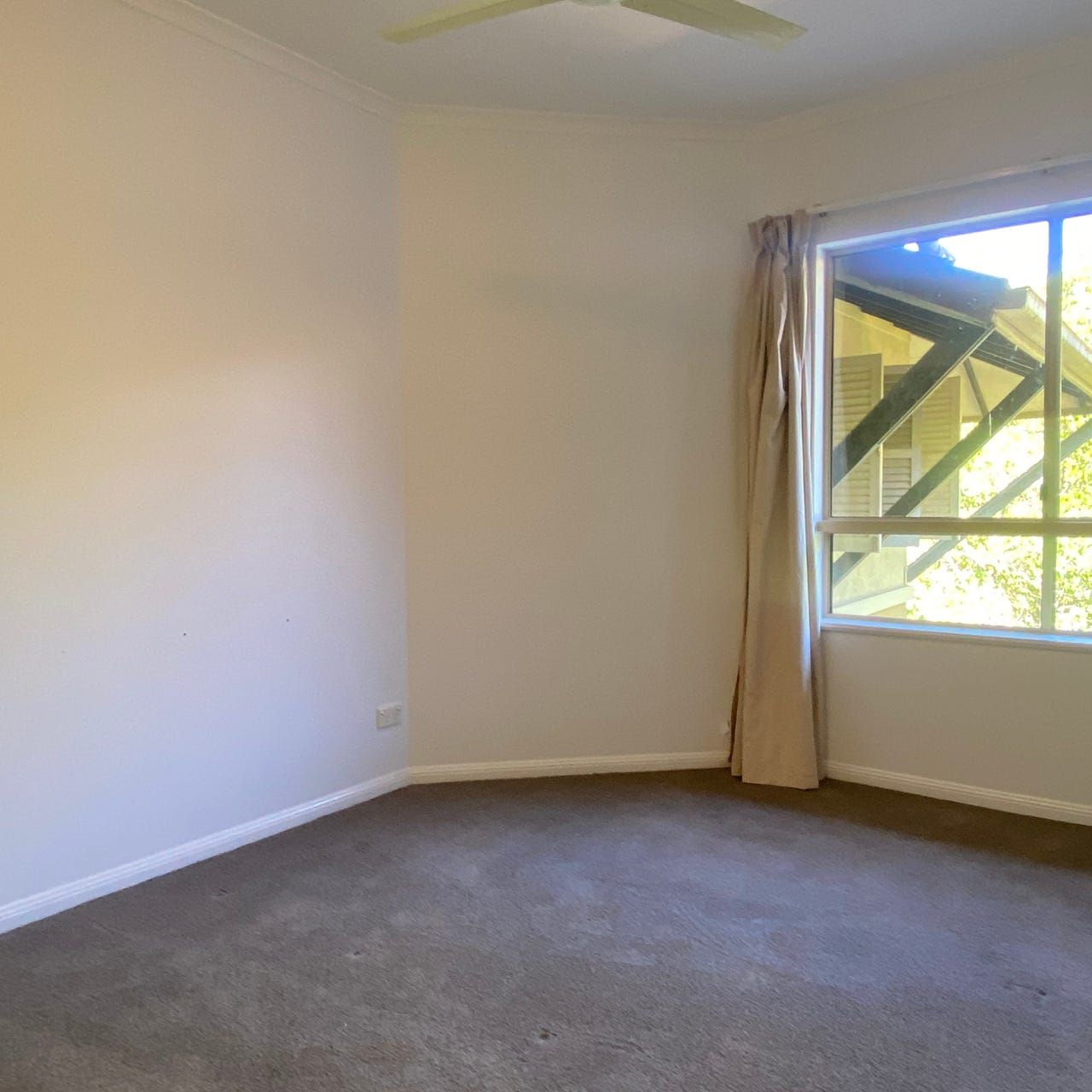 822/2-10 Greenslopes Street — photo 8 of 9
