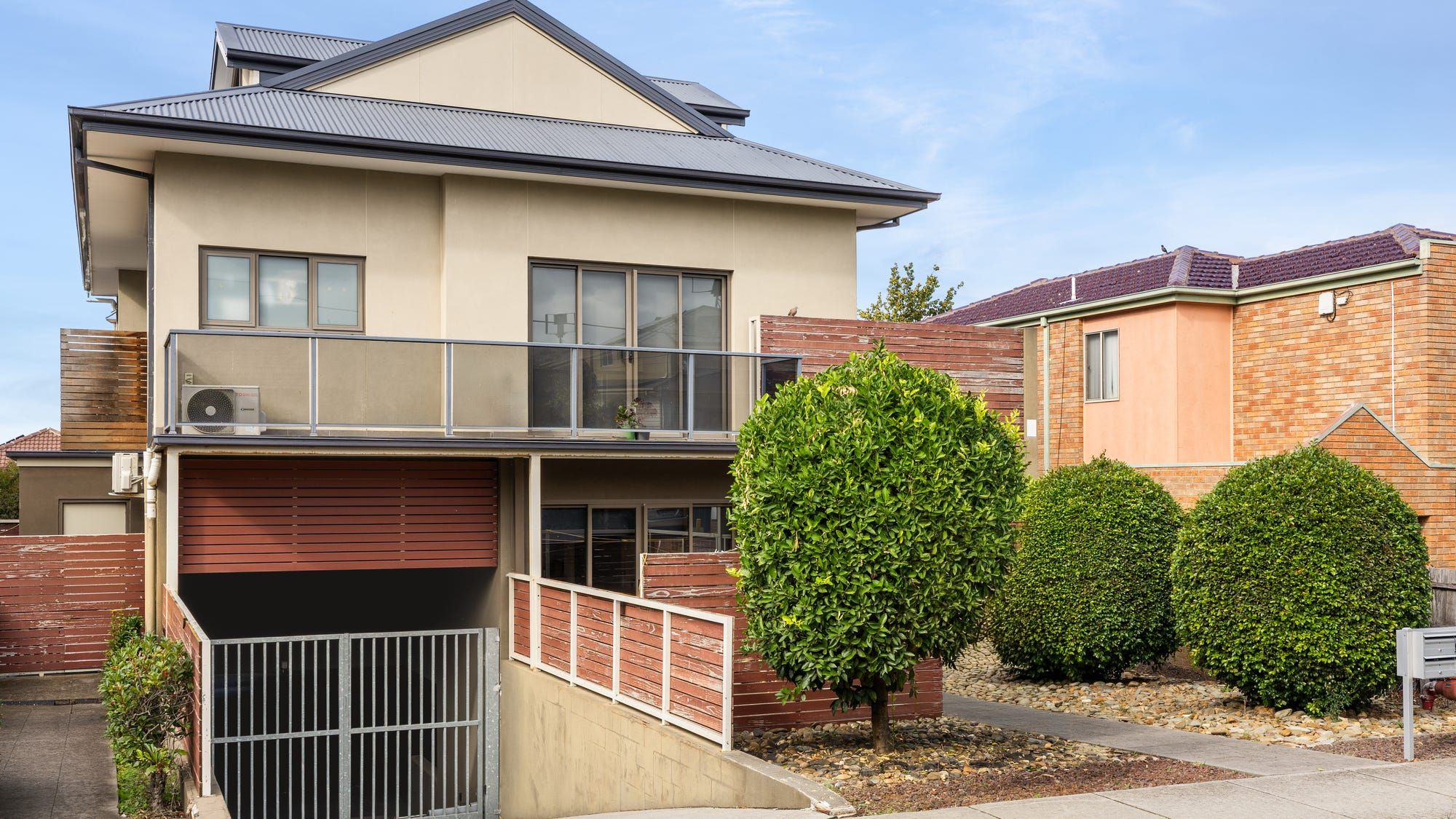 4/6 Arnott Street — photo from Ray White Burwood