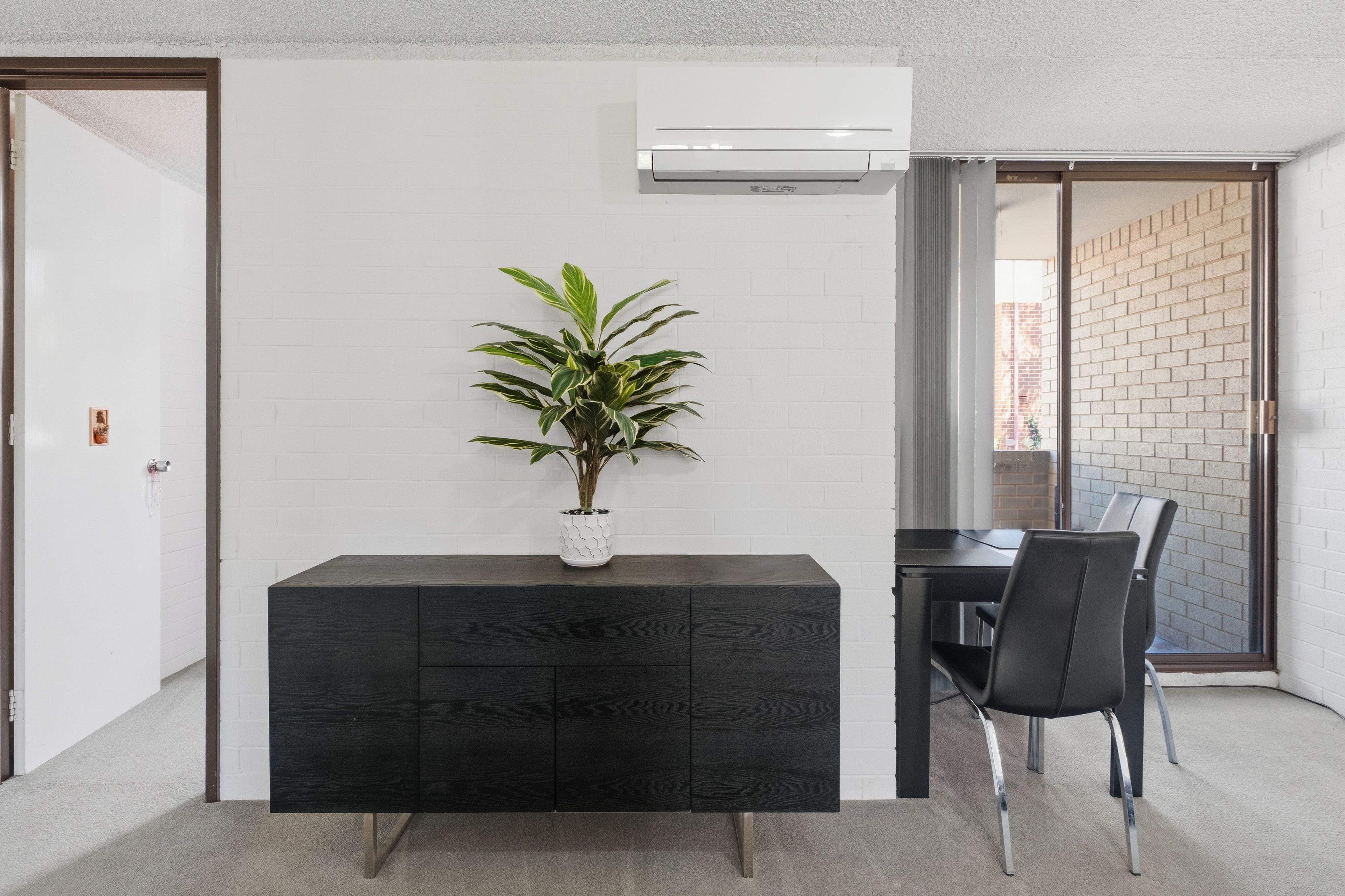 109/54 Nannine Place — photo 8 of 18