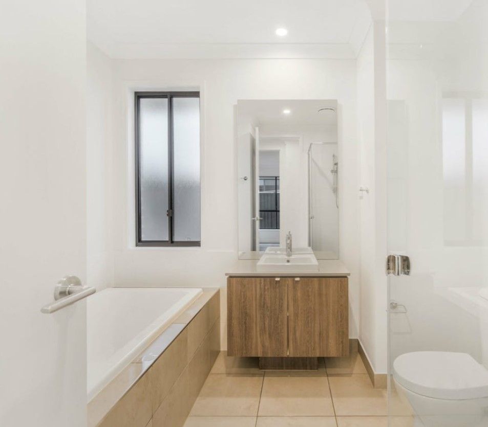 18 Pennewaard Street — photo 4 of 15